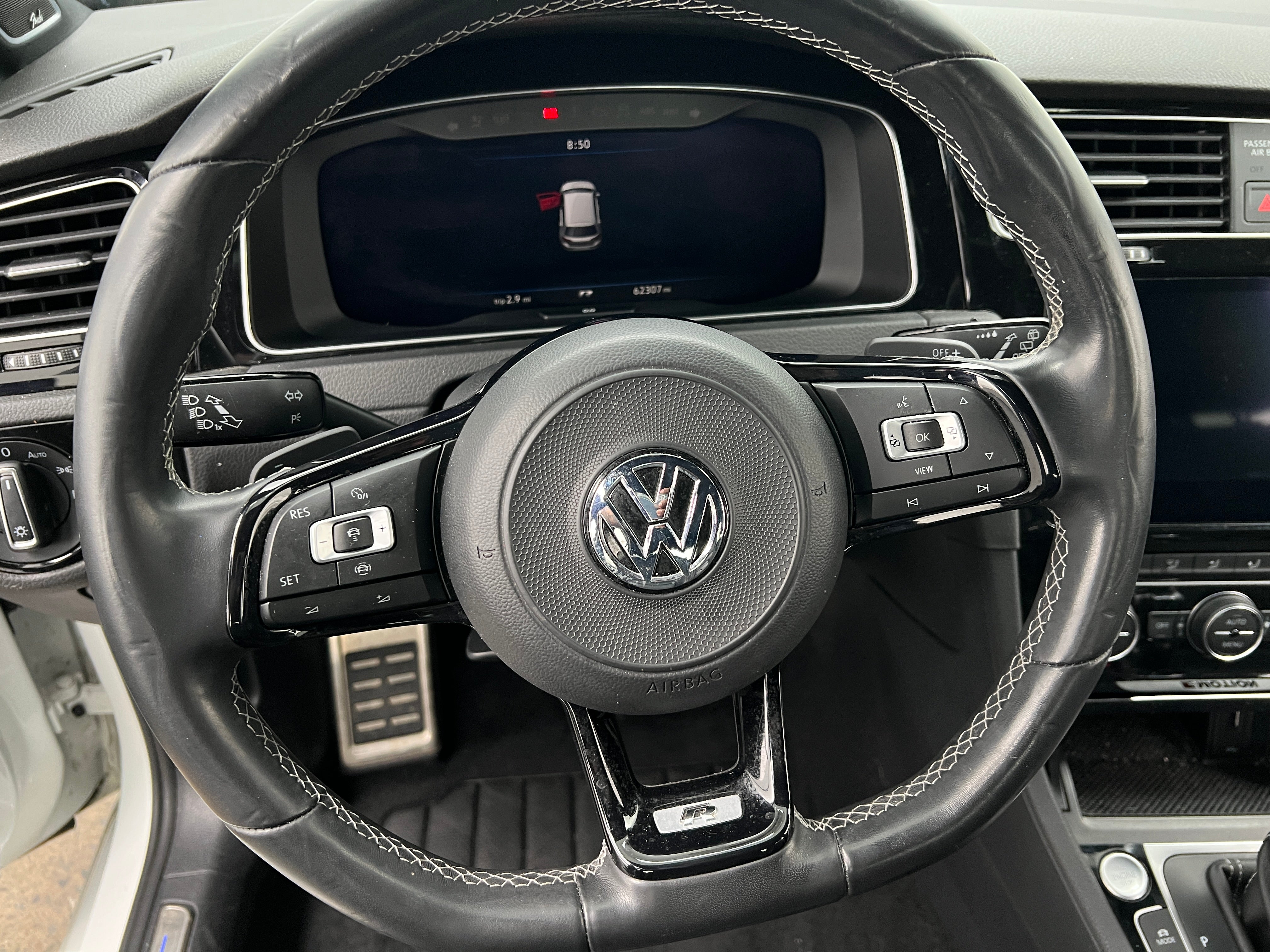 2019 Volkswagen Golf R 4