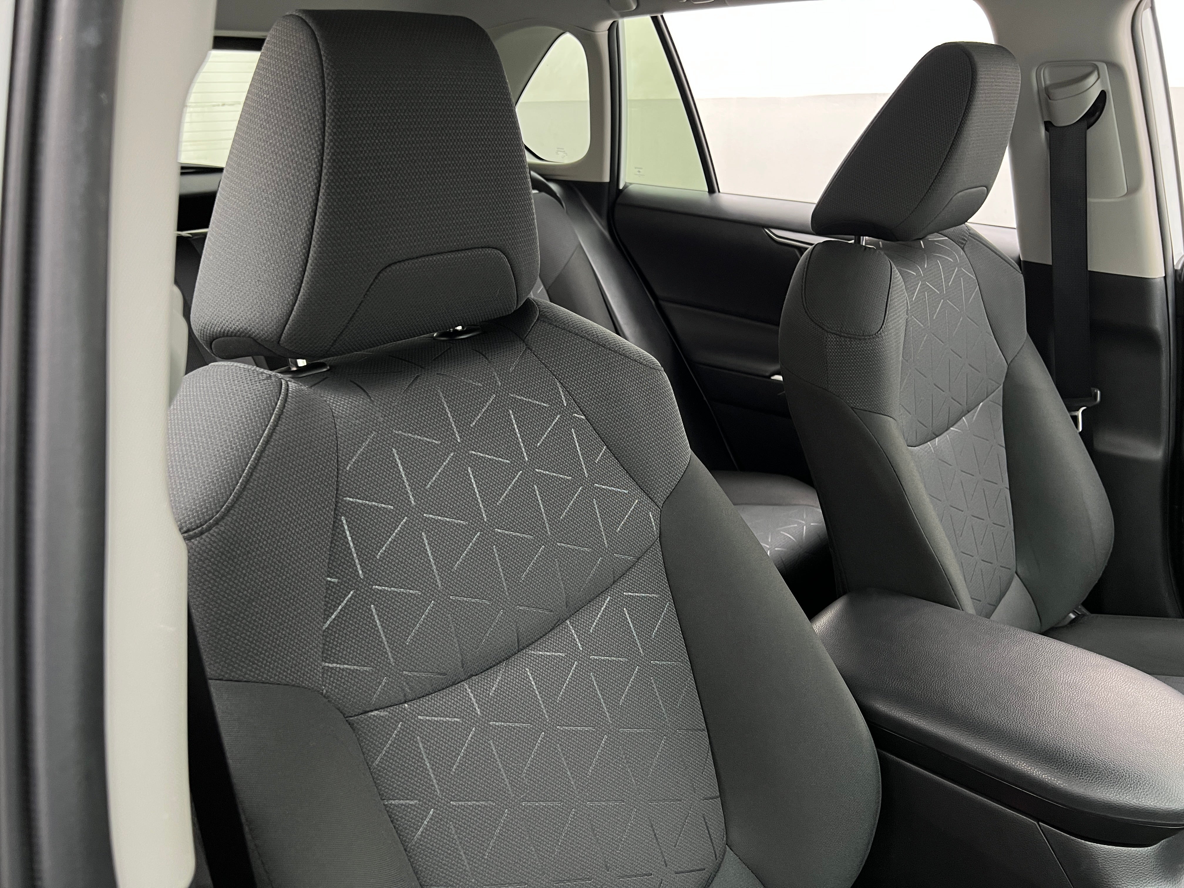2024 Toyota RAV4 XLE 2