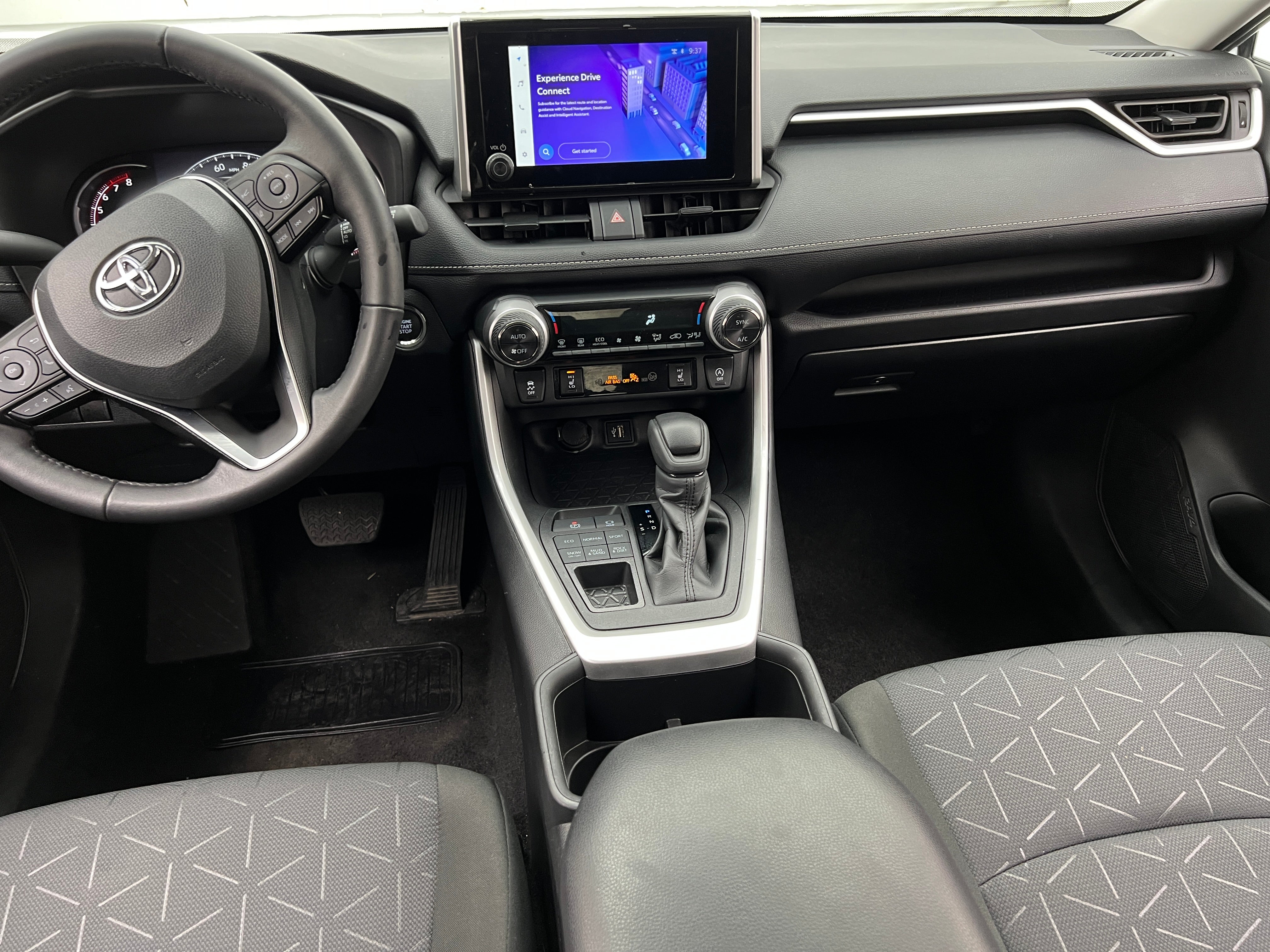 2024 Toyota RAV4 XLE 3