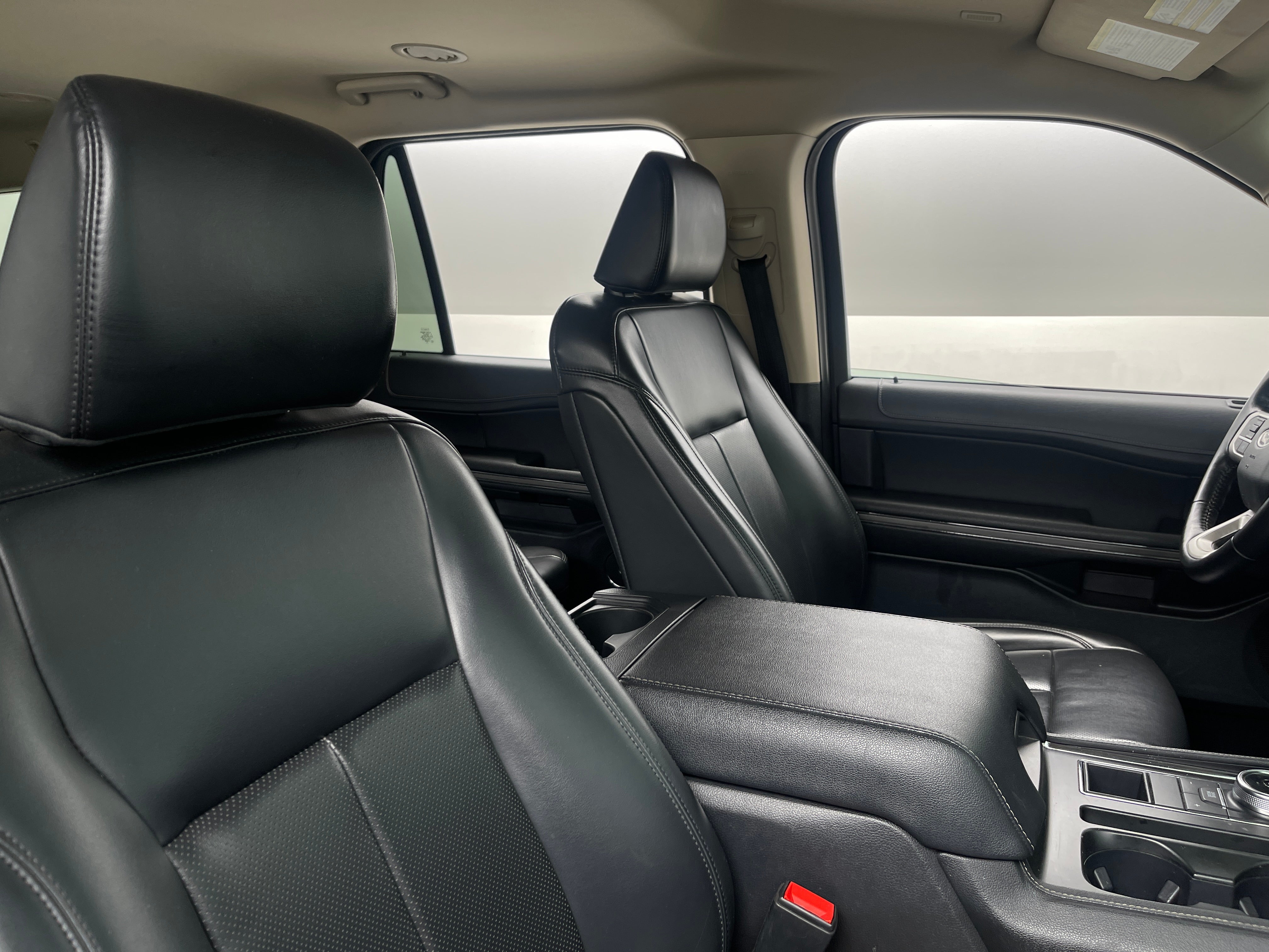 2022 Ford Expedition MAX XLT 2