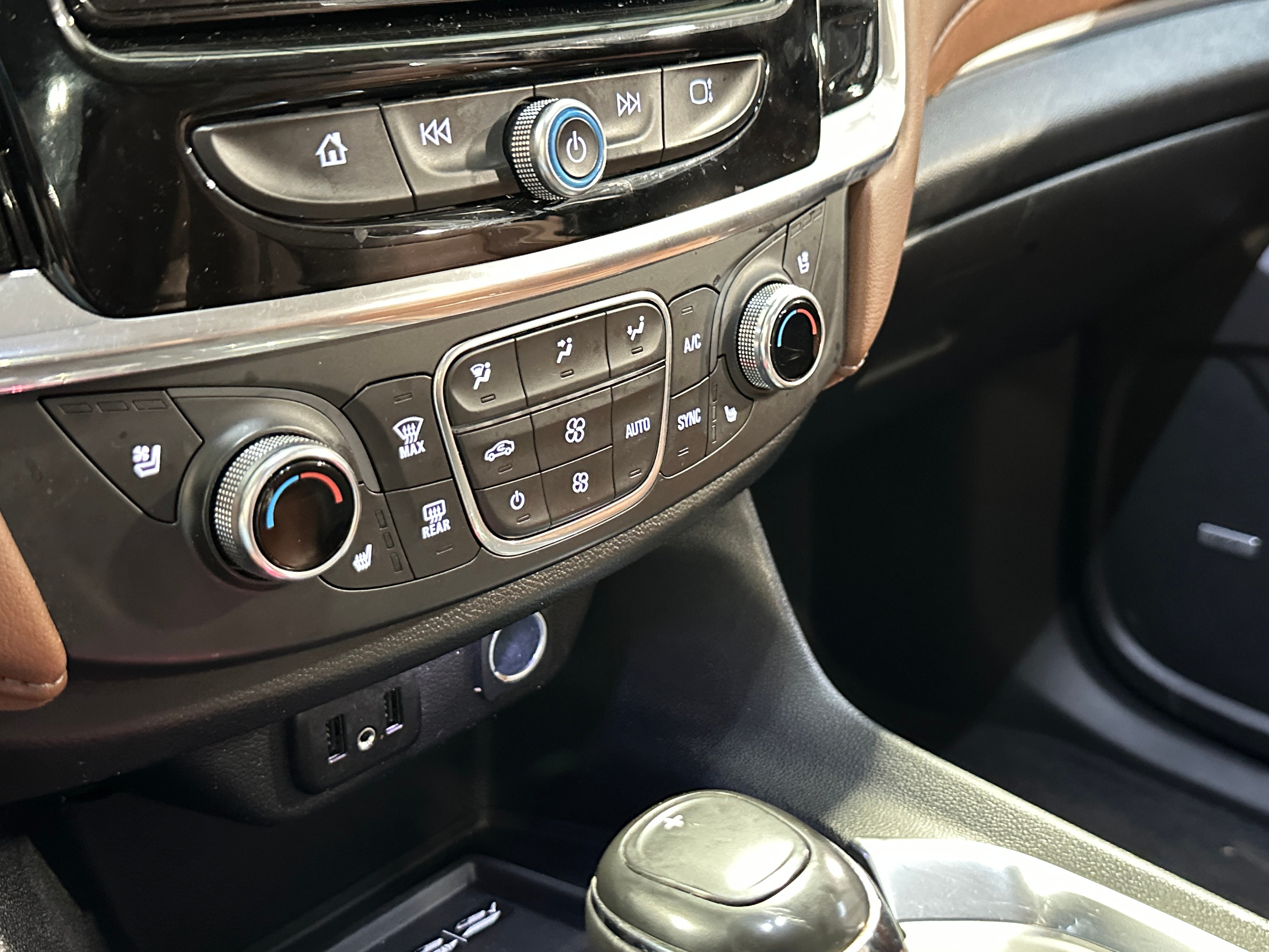2019 Chevrolet Traverse High Country 3