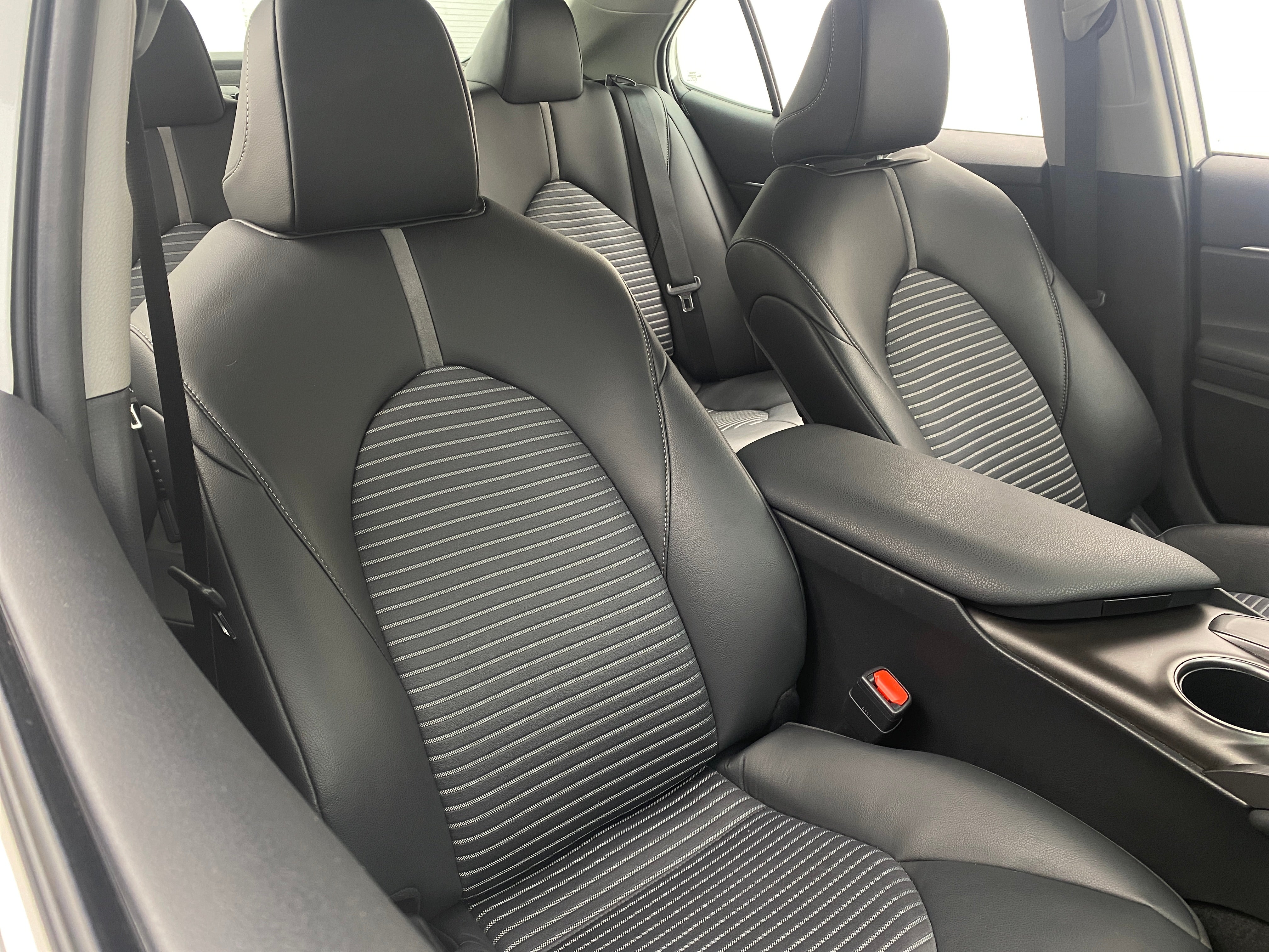 2024 Toyota Camry SE 2
