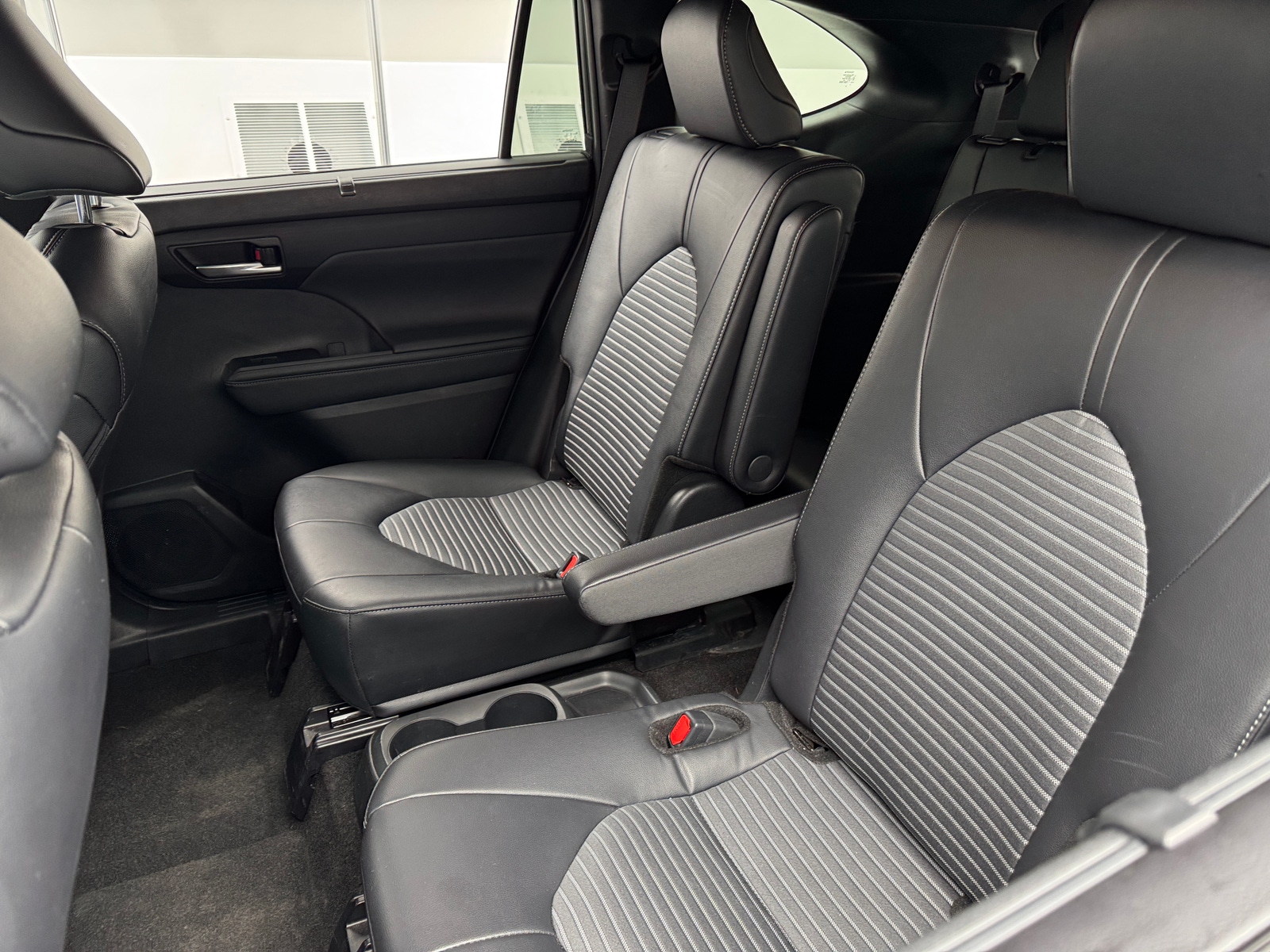 Thumbnail: 2024 Toyota Highlander - 5