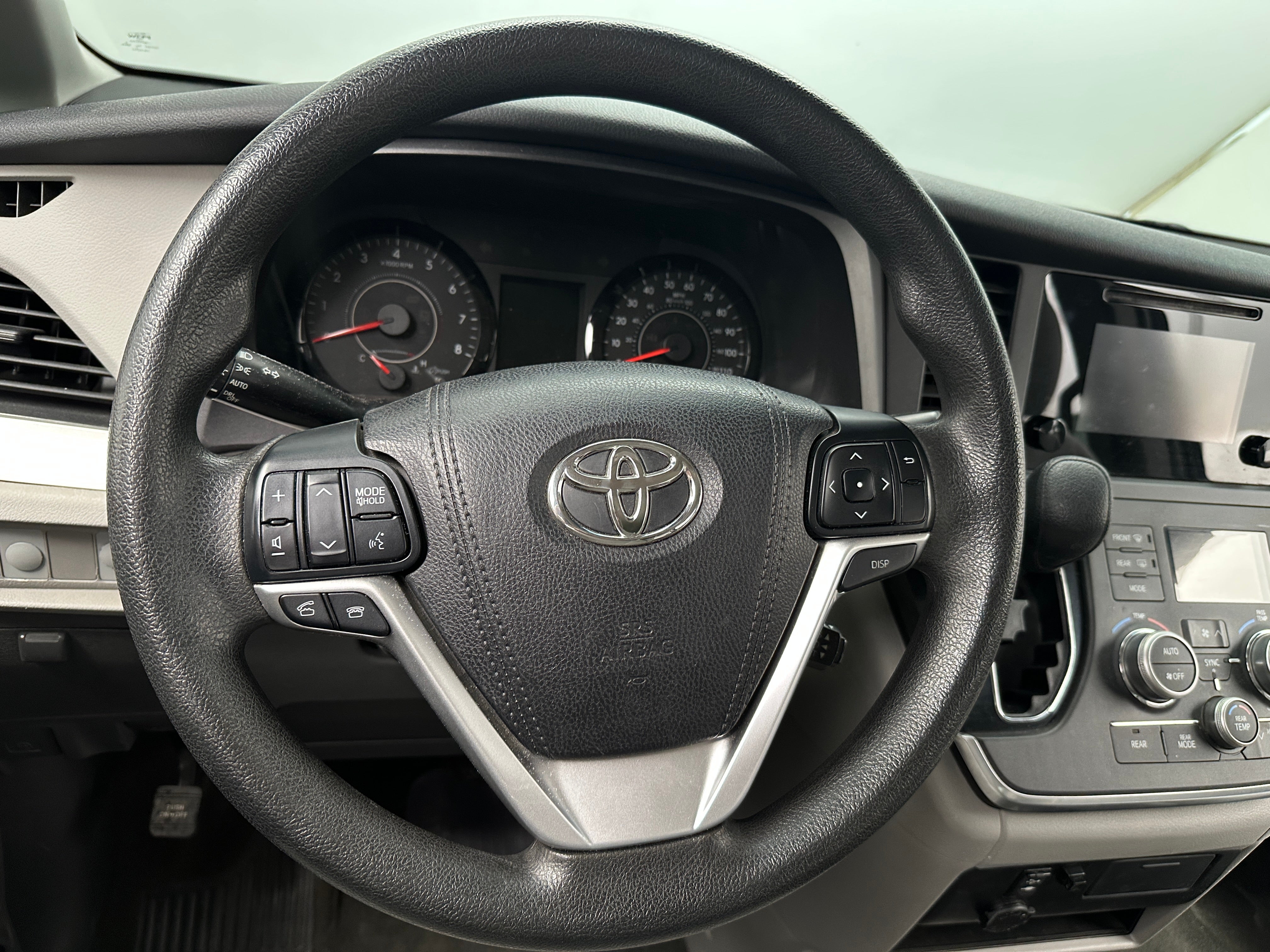 2017 Toyota Sienna L 5