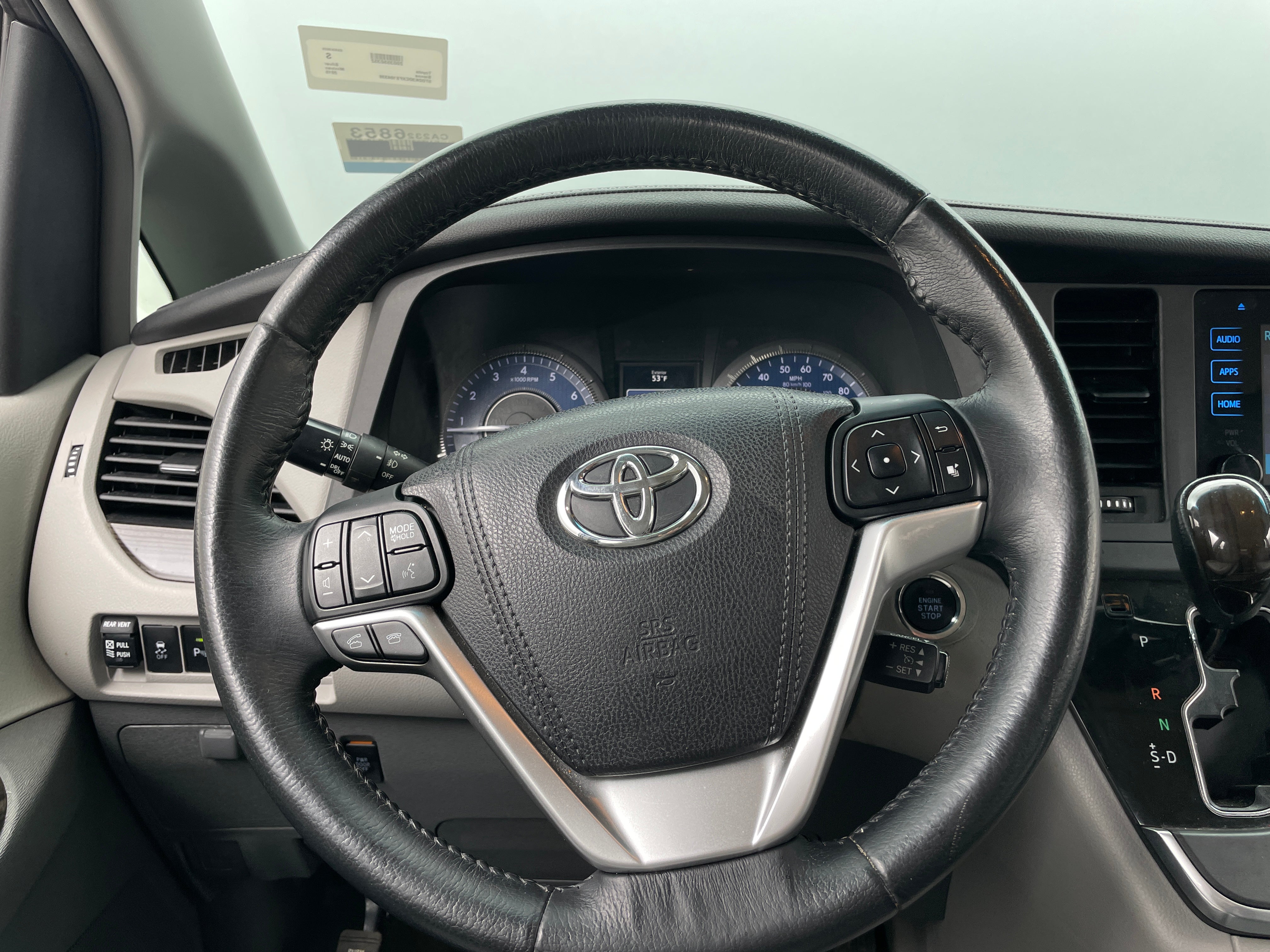 2015 Toyota Sienna XLE 4