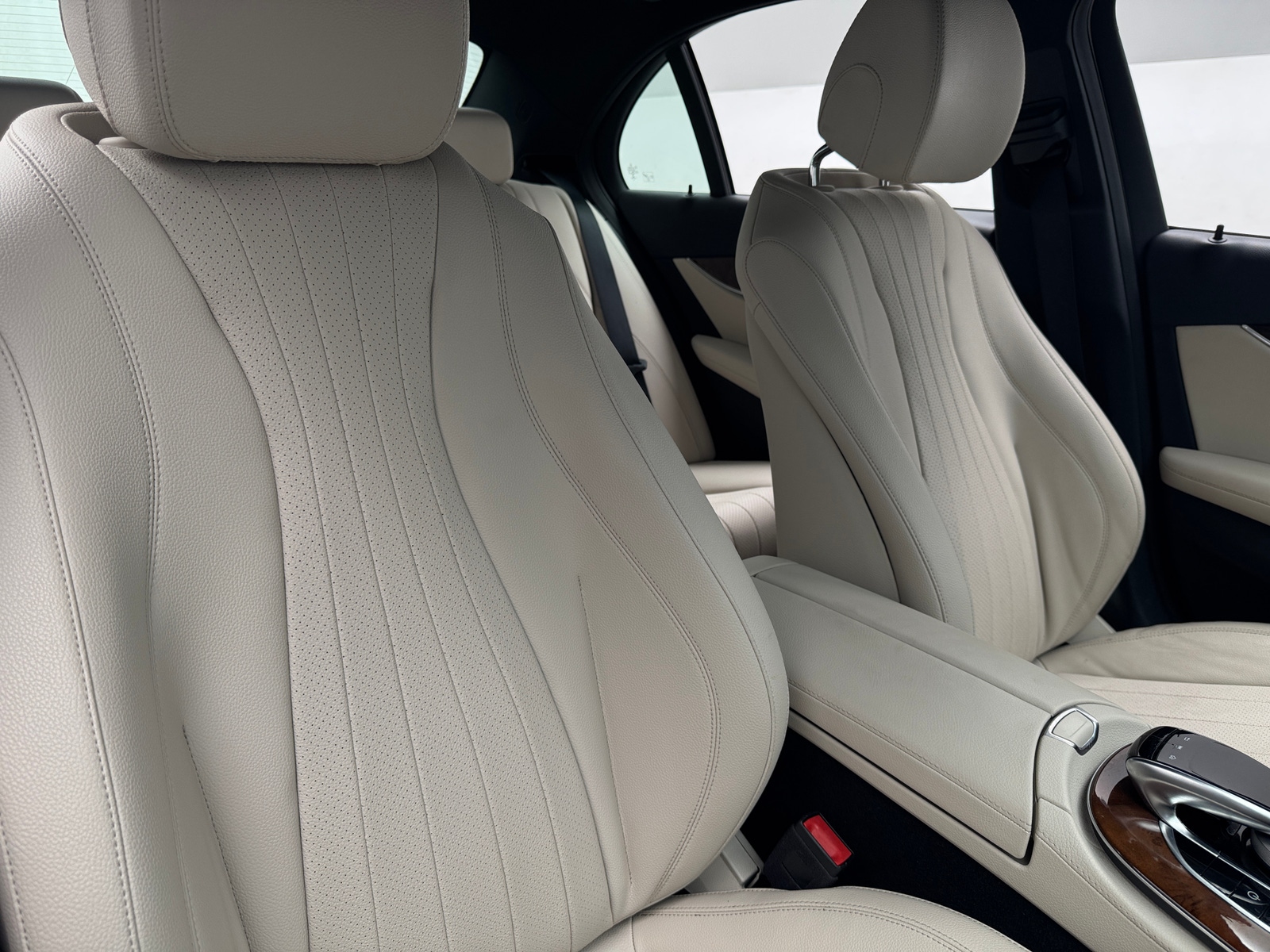 Thumbnail: 2020 Mercedes-Benz E-Class - 2