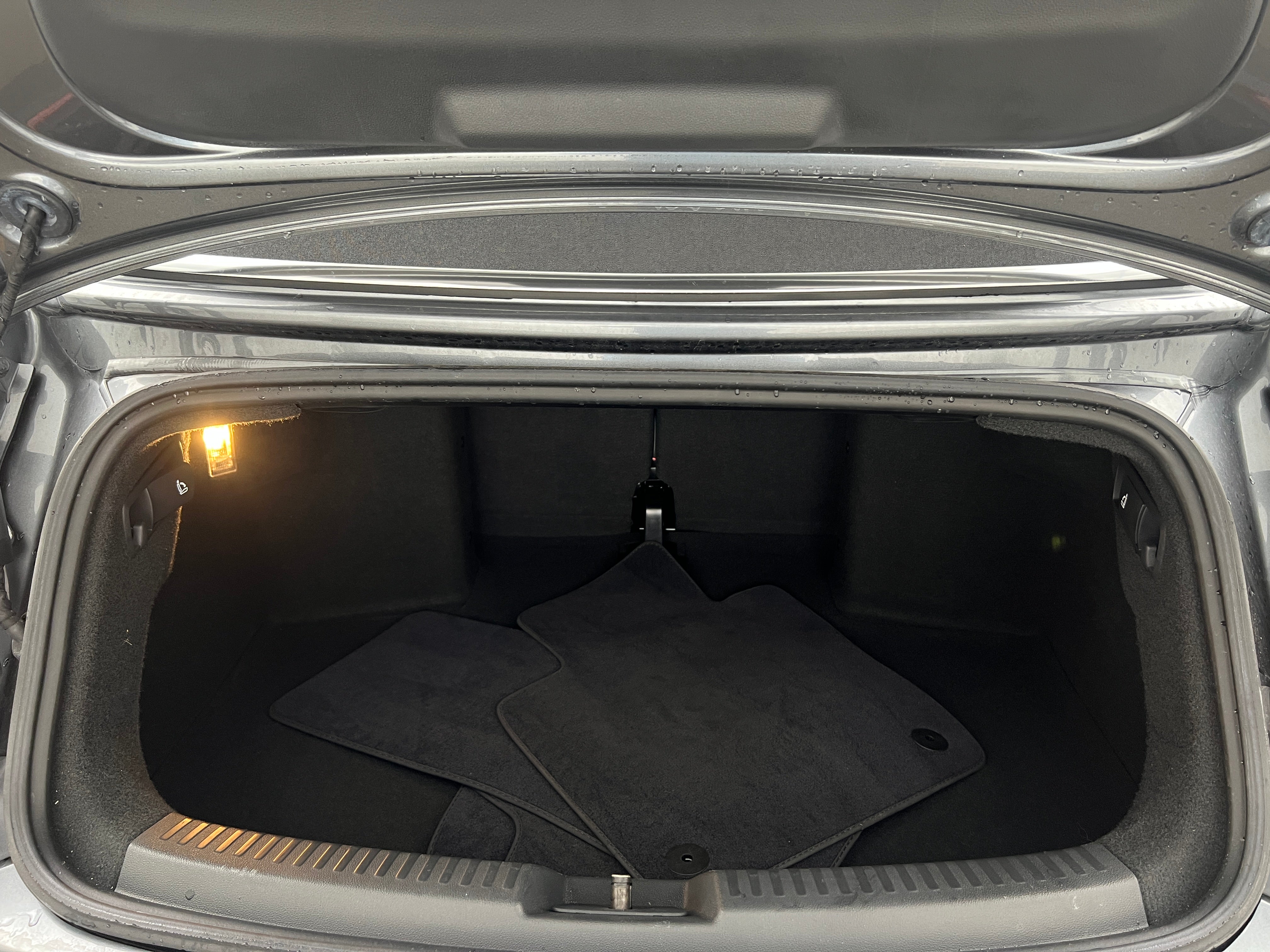 2019 Volkswagen Beetle SE 6