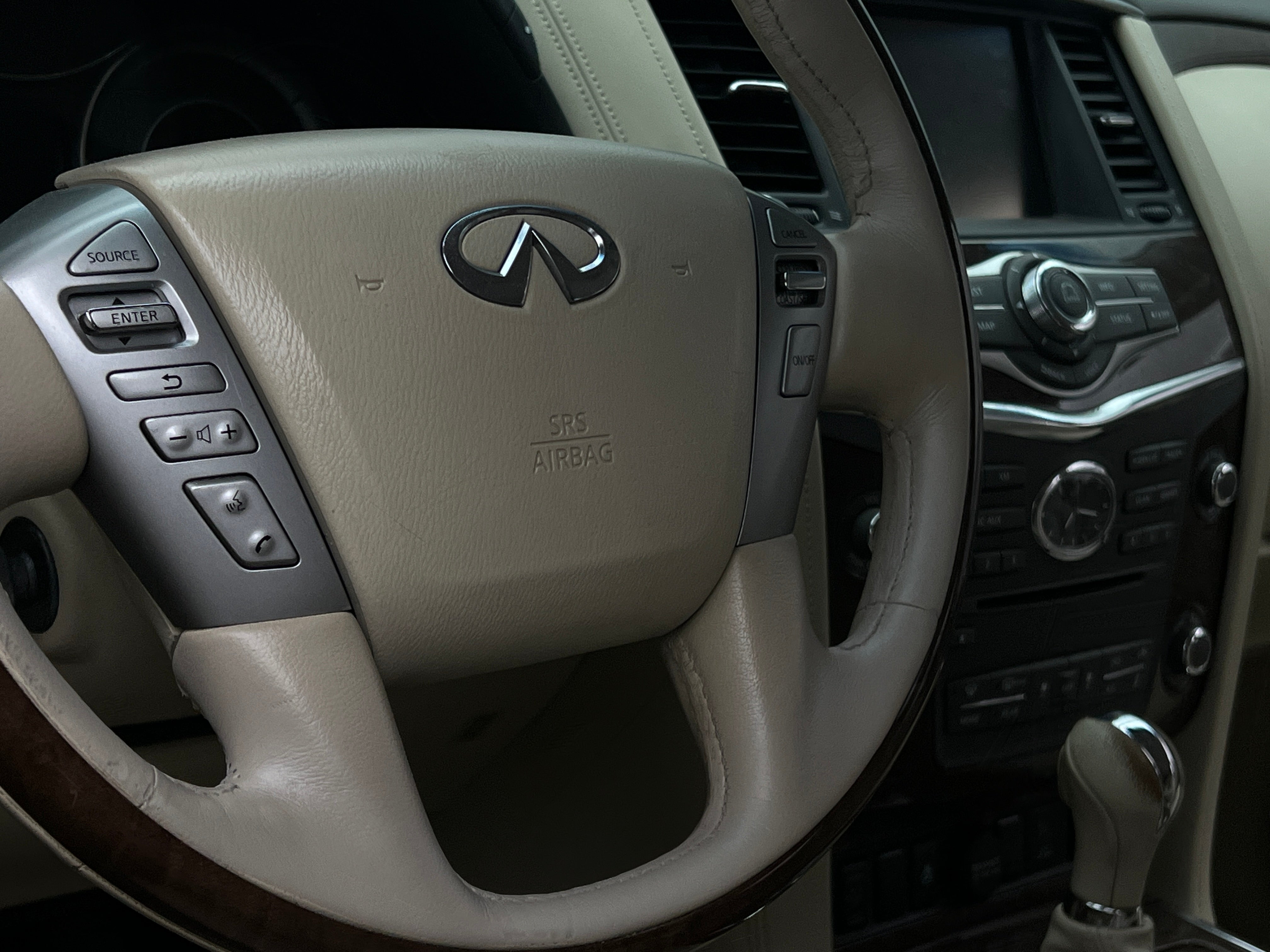 2016 INFINITI QX80 Base 4