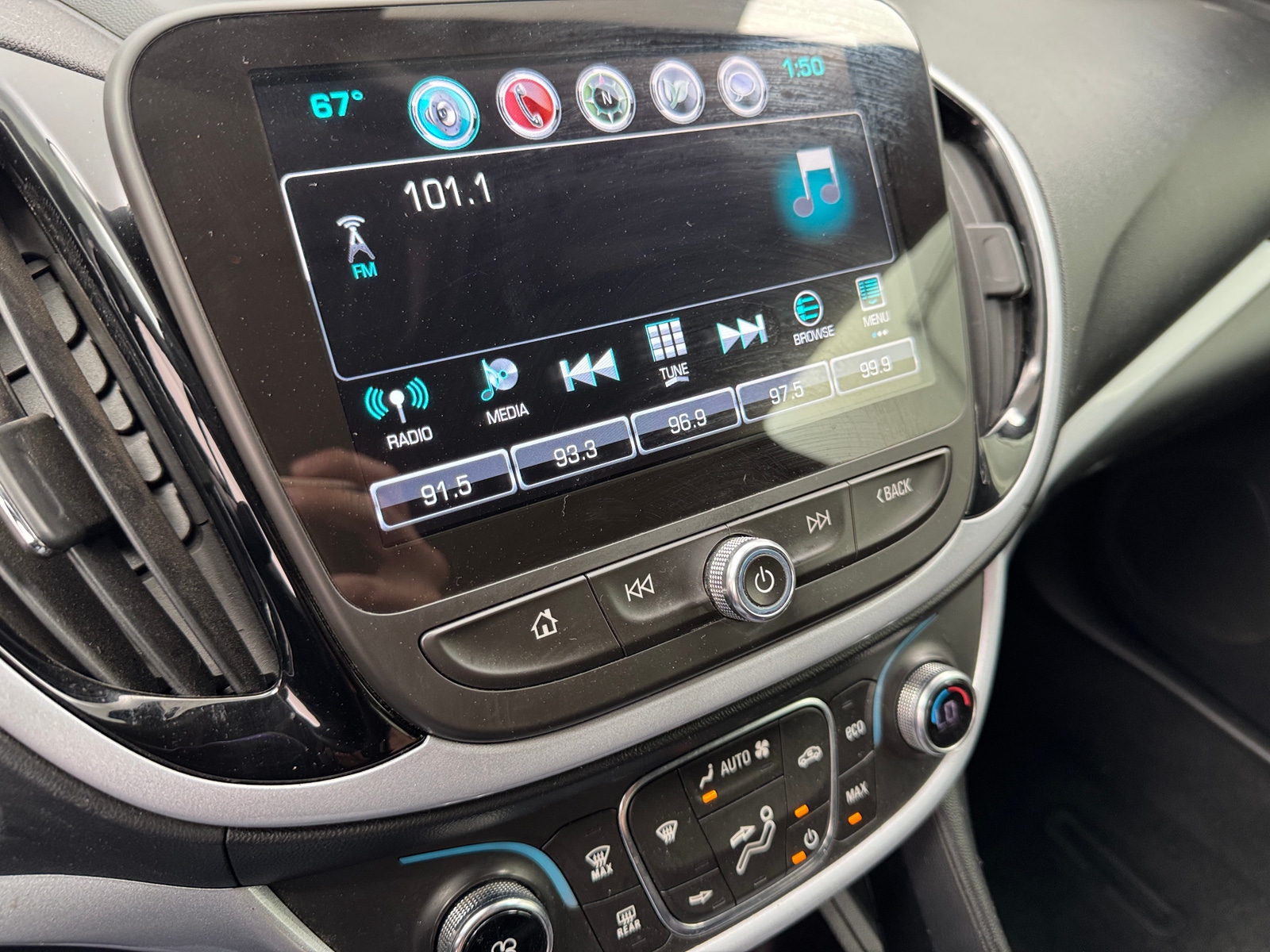 Thumbnail: 2017 Chevrolet Volt - 4