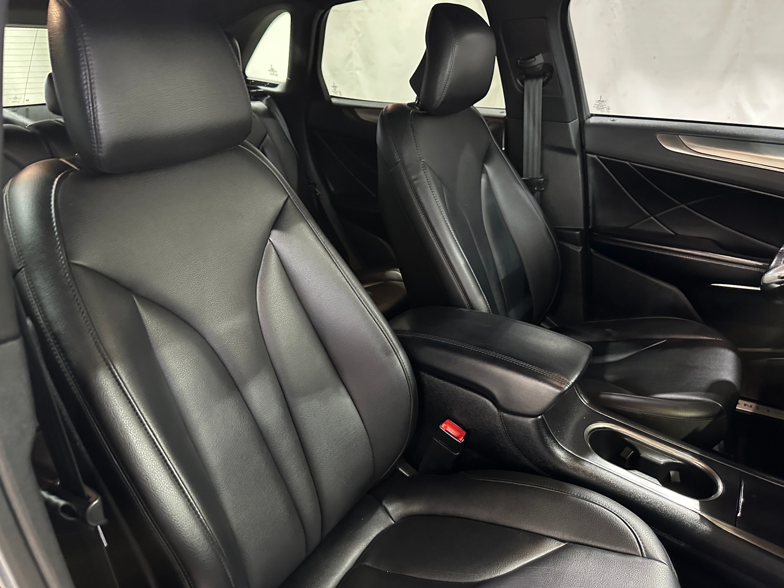 Thumbnail: 2017 Lincoln MKC - 2