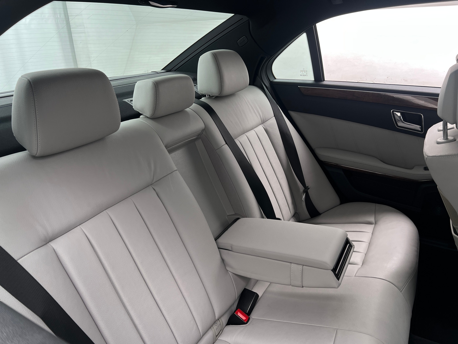 Thumbnail: 2010 Mercedes-Benz E-Class - 6