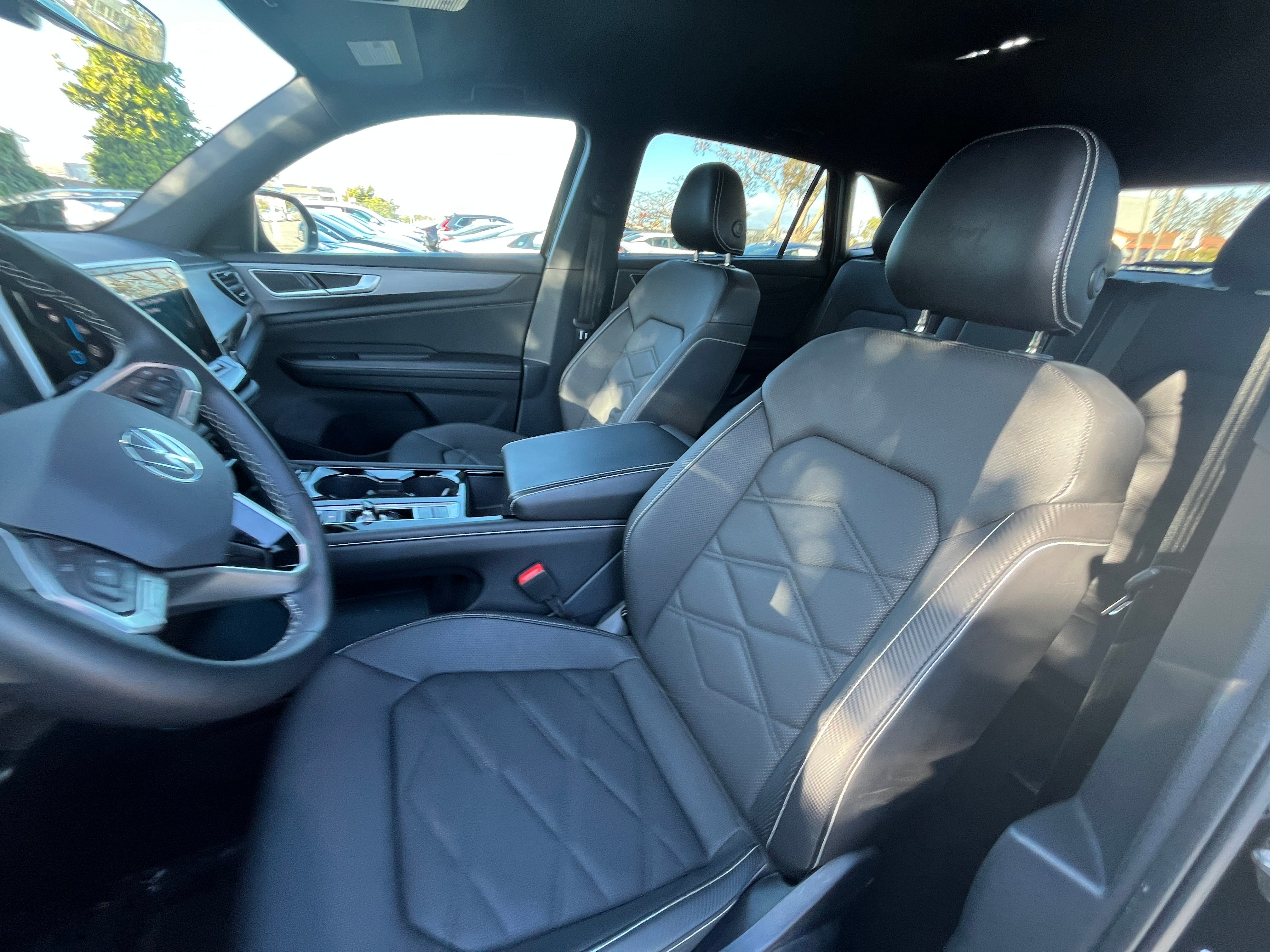 2024 Volkswagen Atlas SE 2