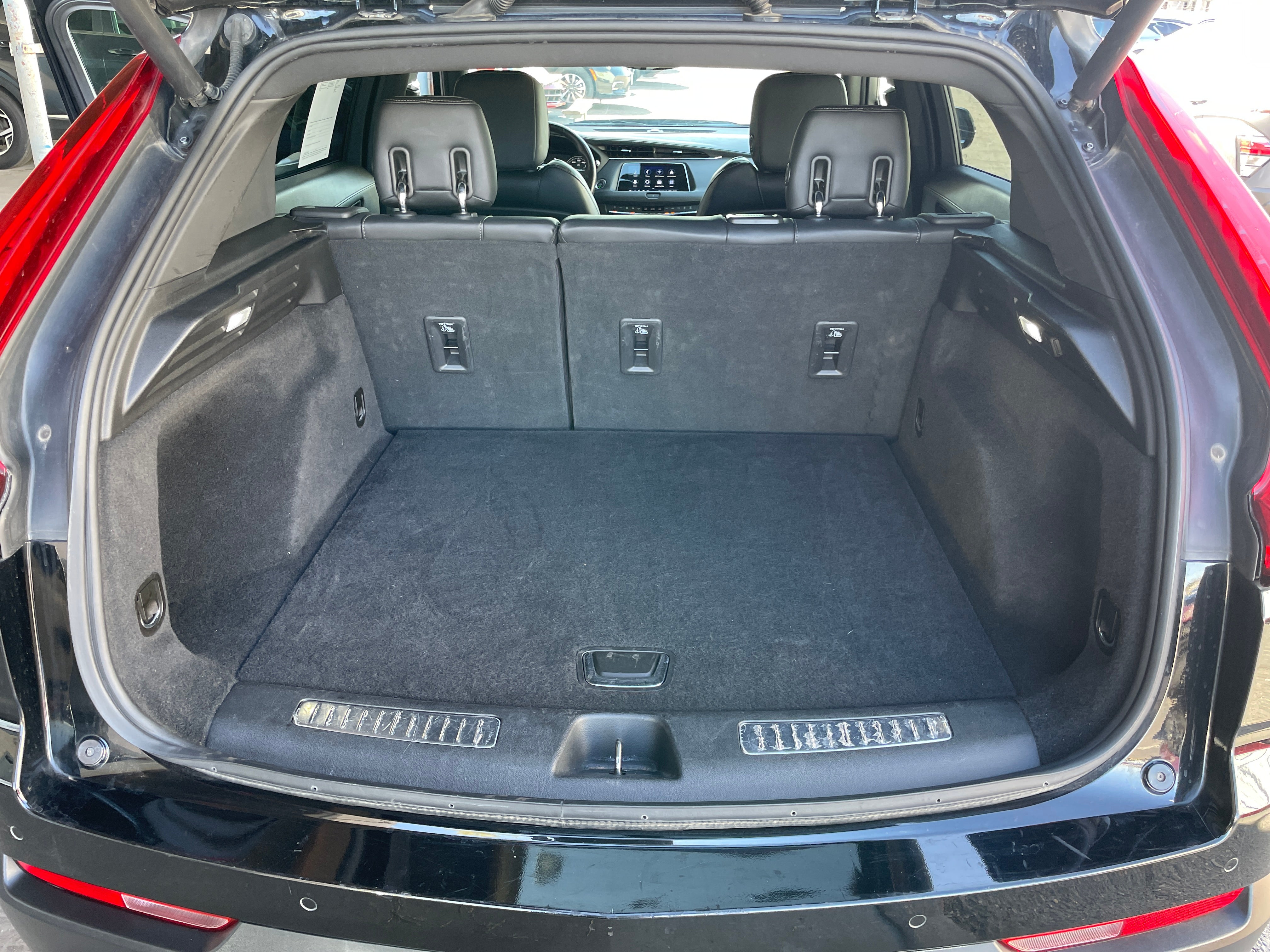 2023 Cadillac XT4 Premium Luxury 6