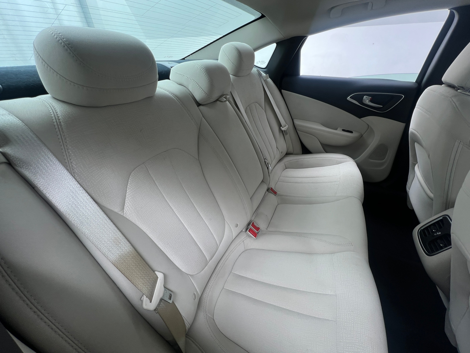 Thumbnail: 2015 Chrysler 200 - 6