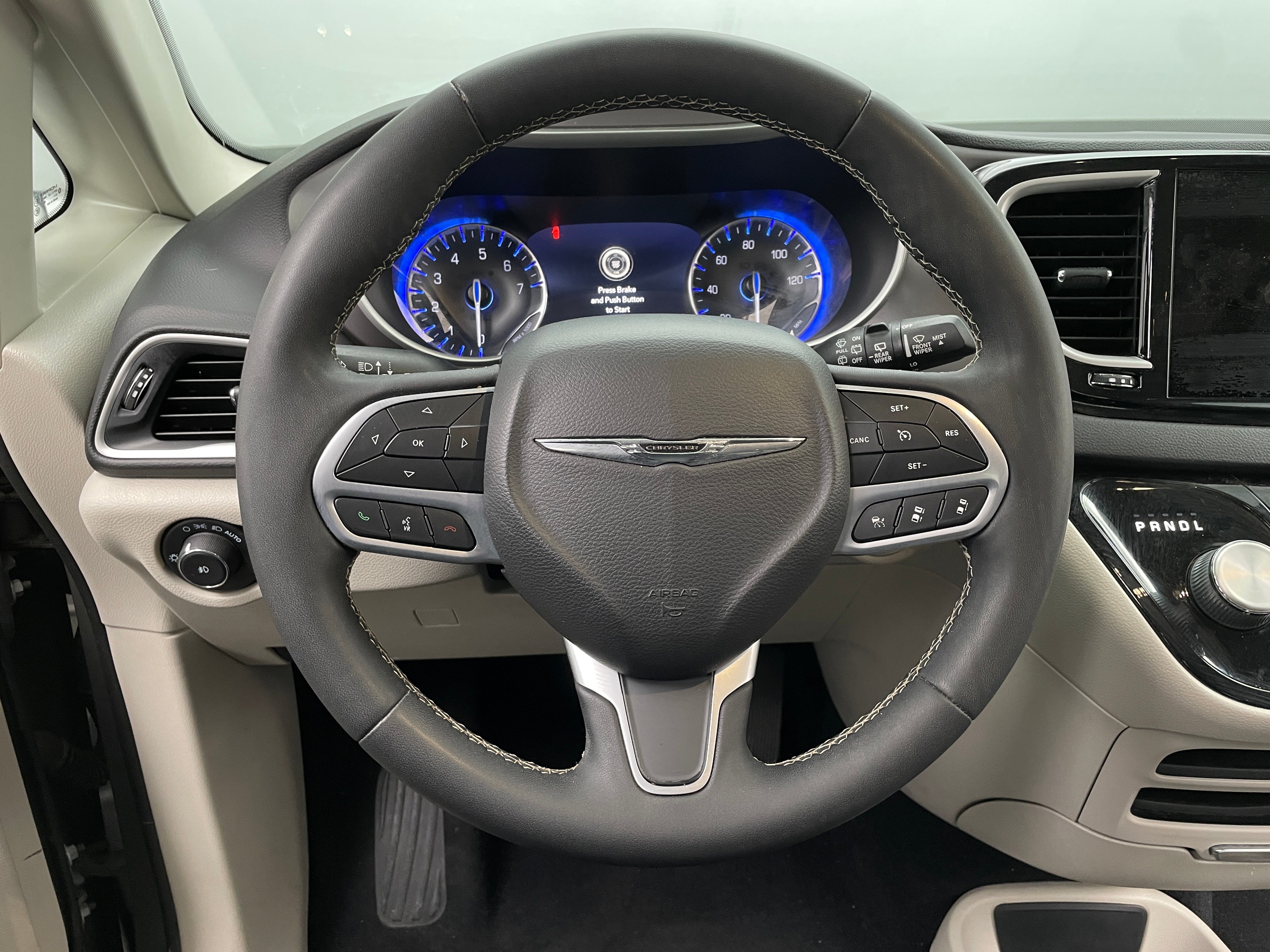 2022 Chrysler Pacifica Touring L 4