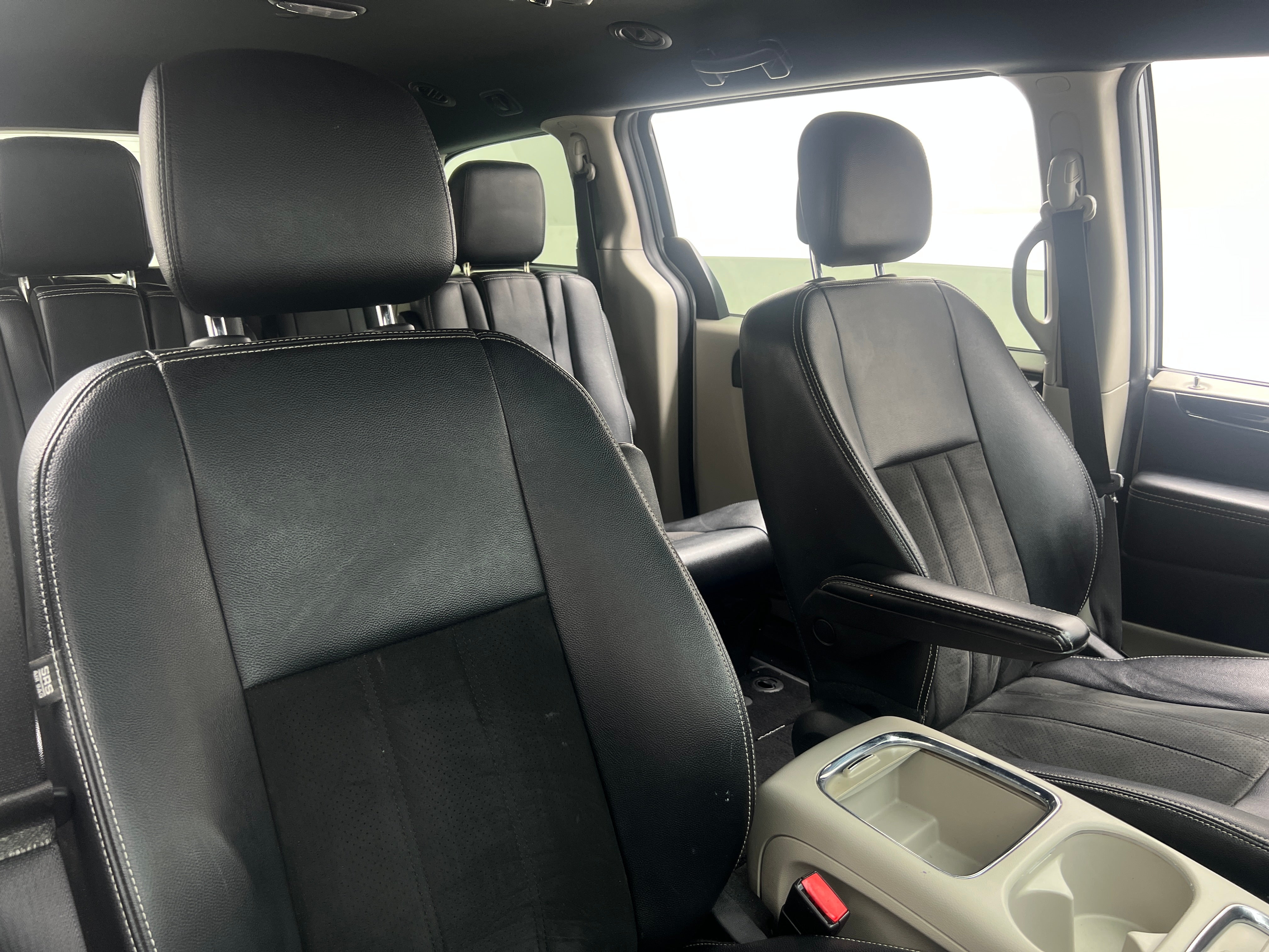 2019 Dodge Grand Caravan SXT 2