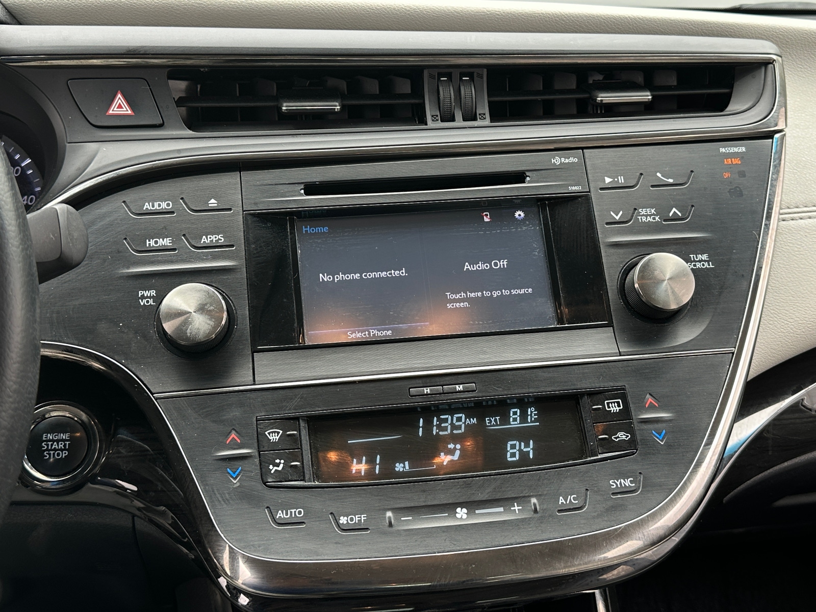 Thumbnail: 2015 Toyota Avalon - 3