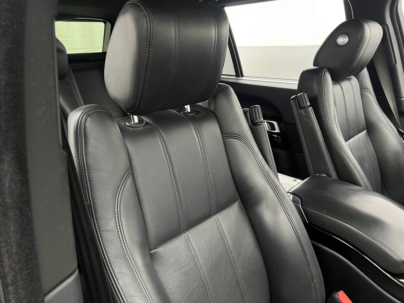 Thumbnail: 2016 Land Rover Range Rover - 2