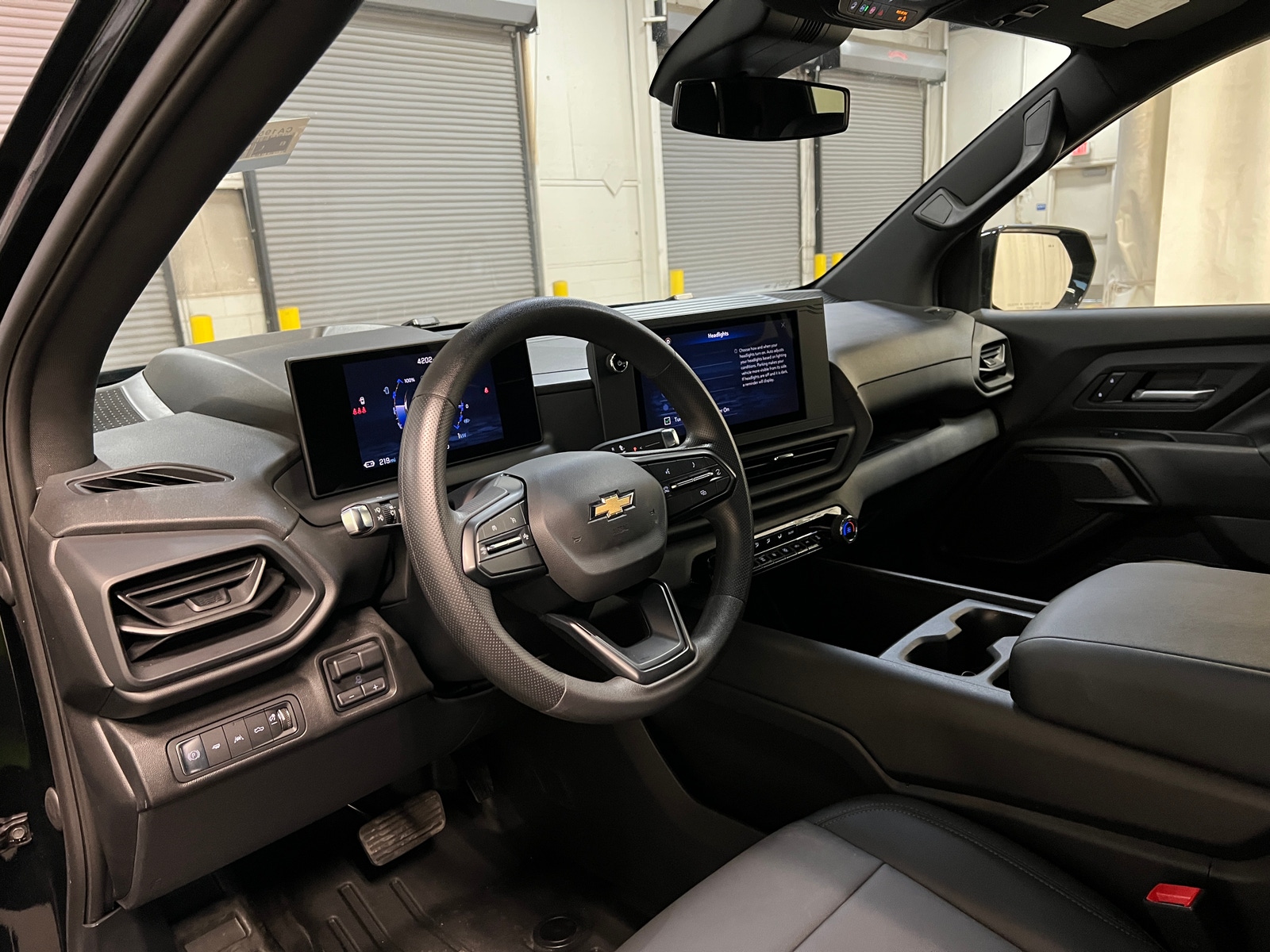 Thumbnail: 2024 Chevrolet Silverado EV - 3