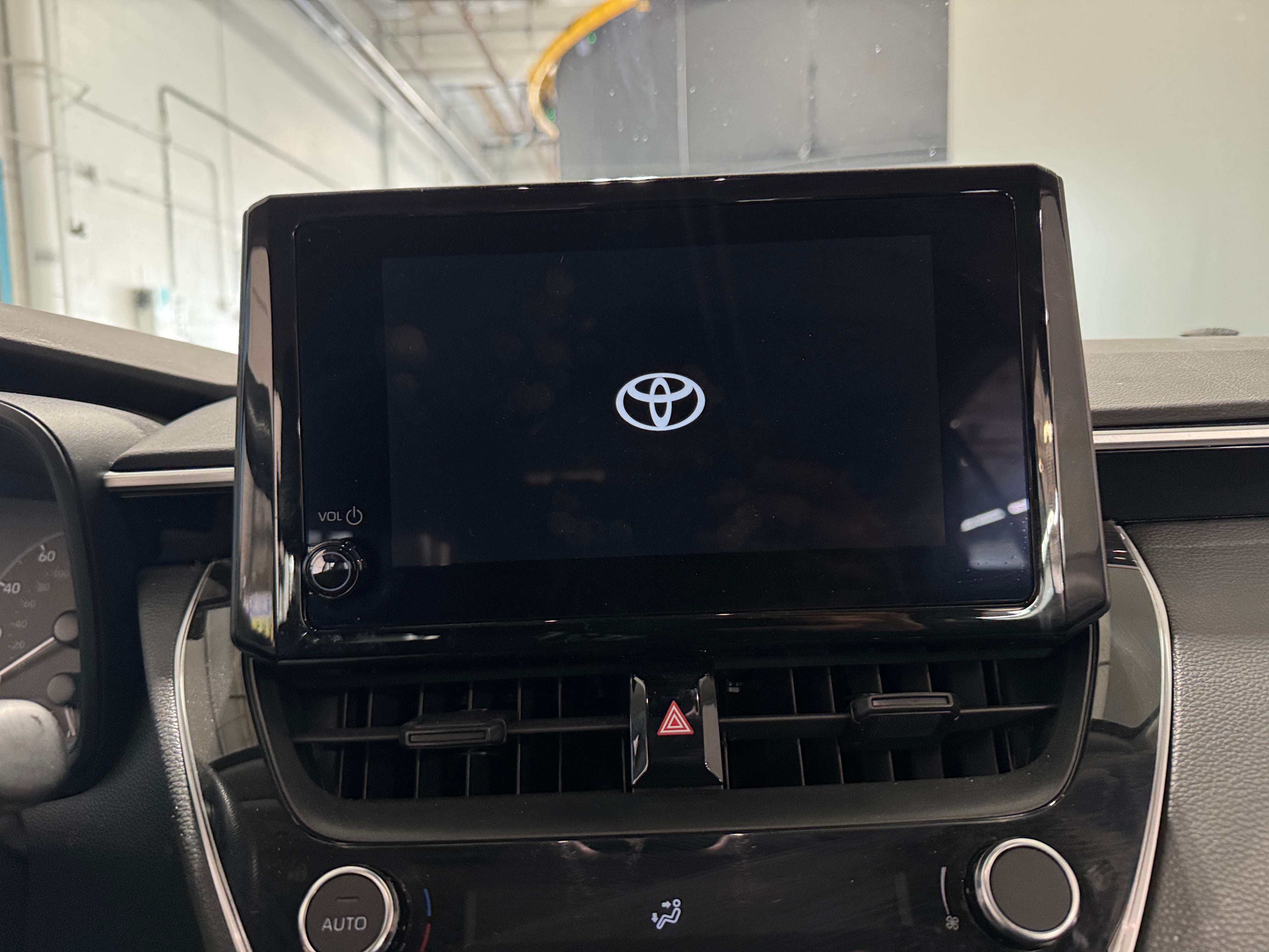 2023 Toyota Corolla LE 4