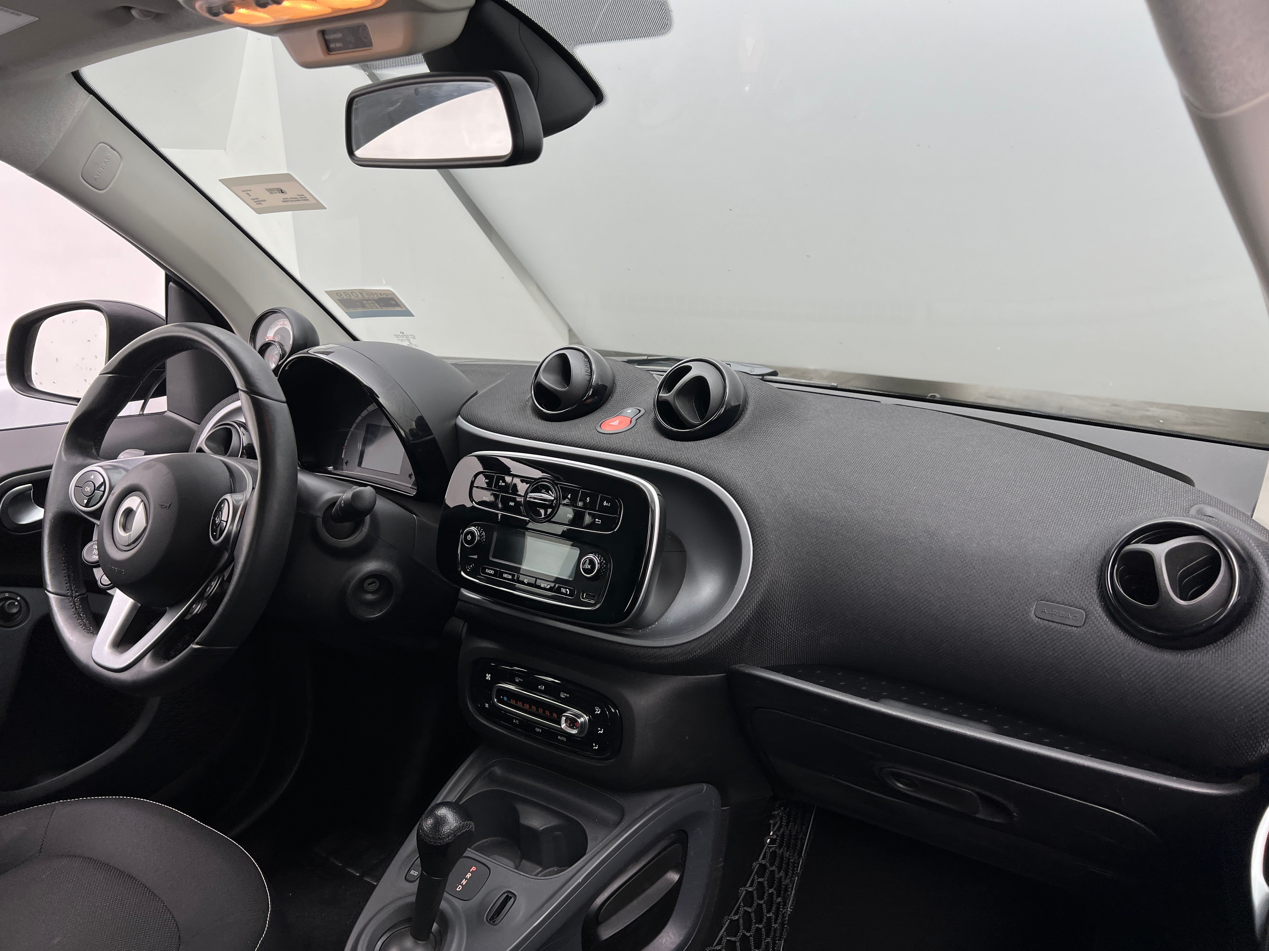 2018 smart fortwo Passion 3