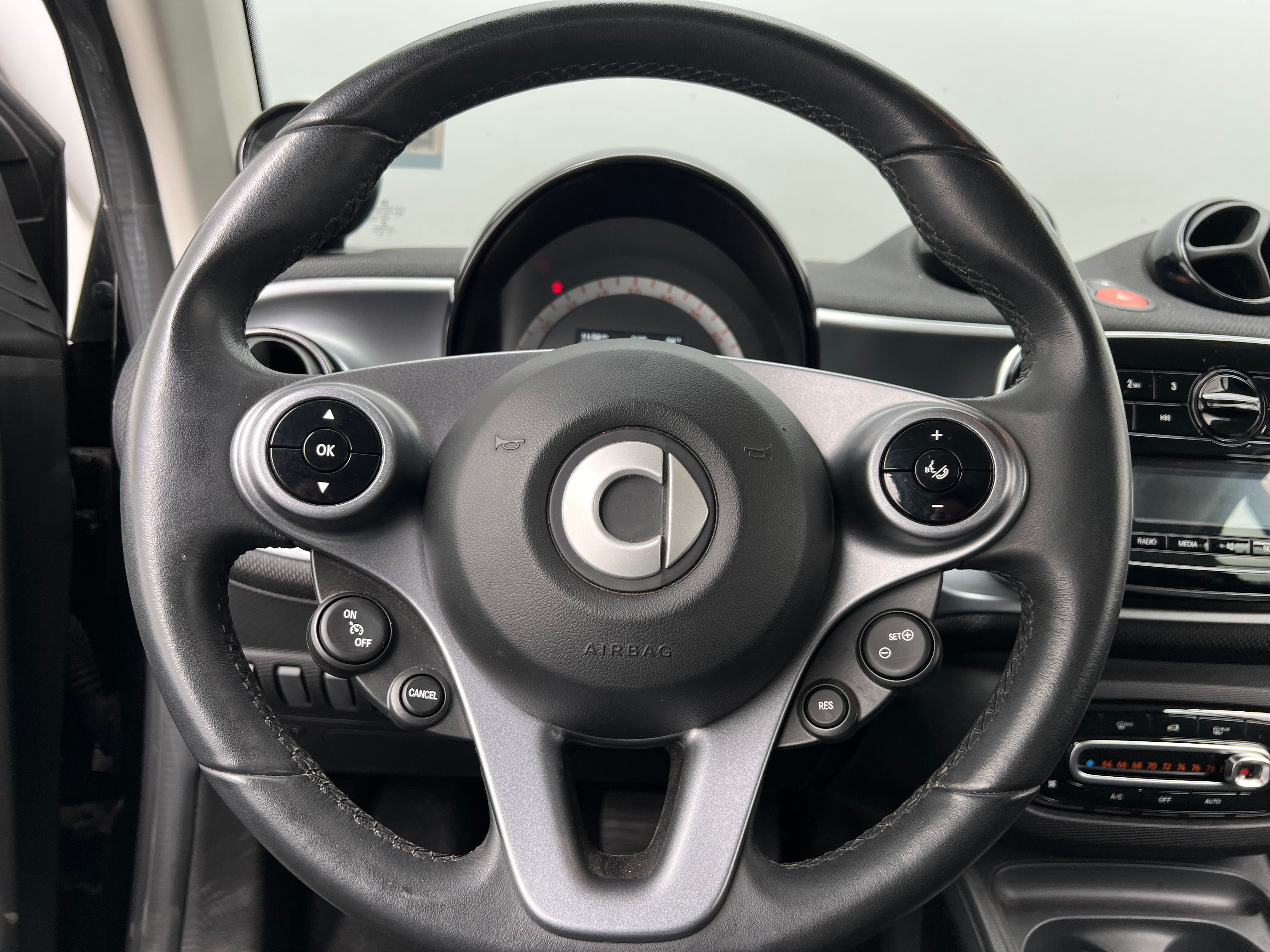 2018 smart fortwo Passion 5