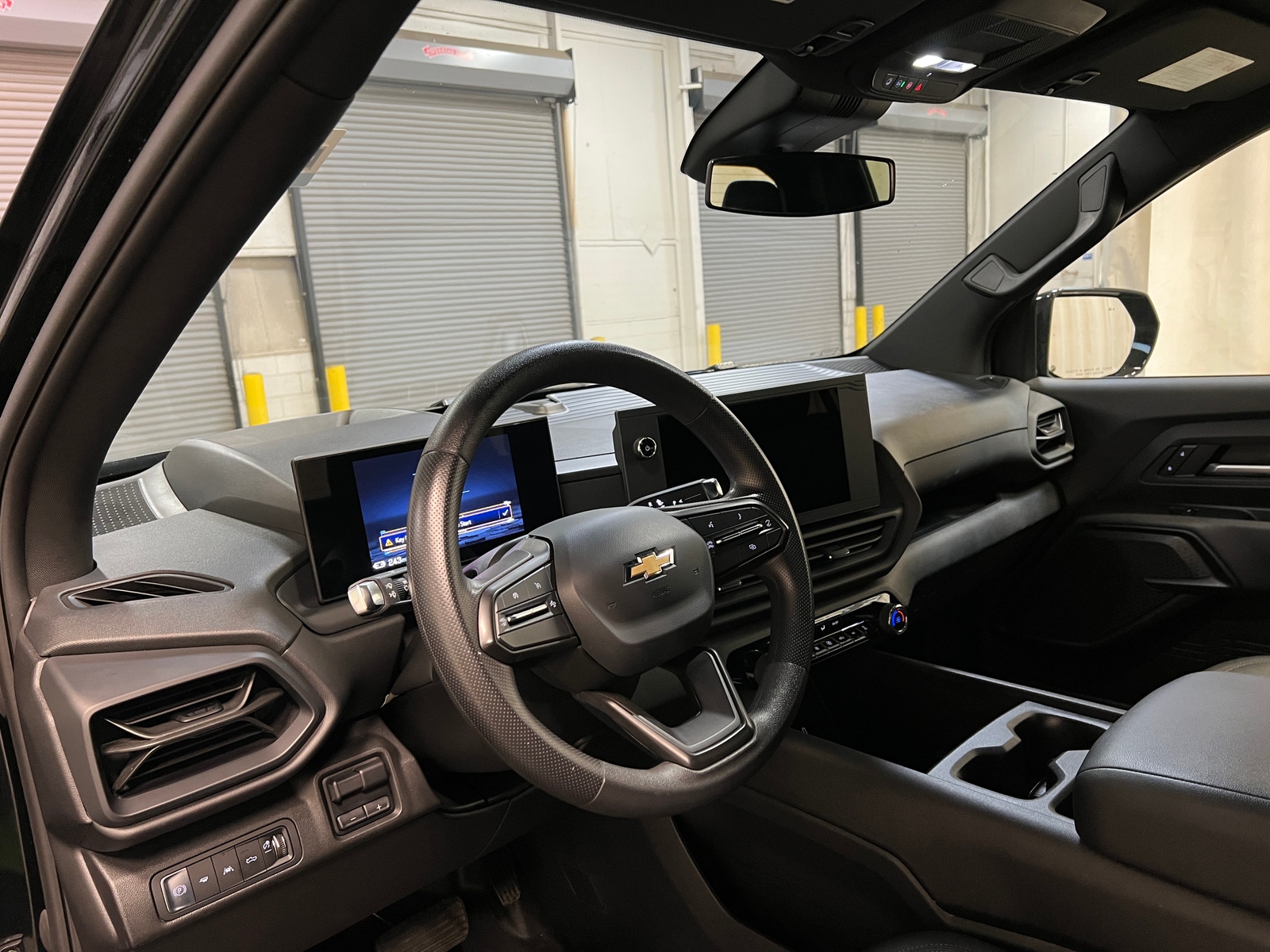 Thumbnail: 2024 Chevrolet Silverado EV - 3