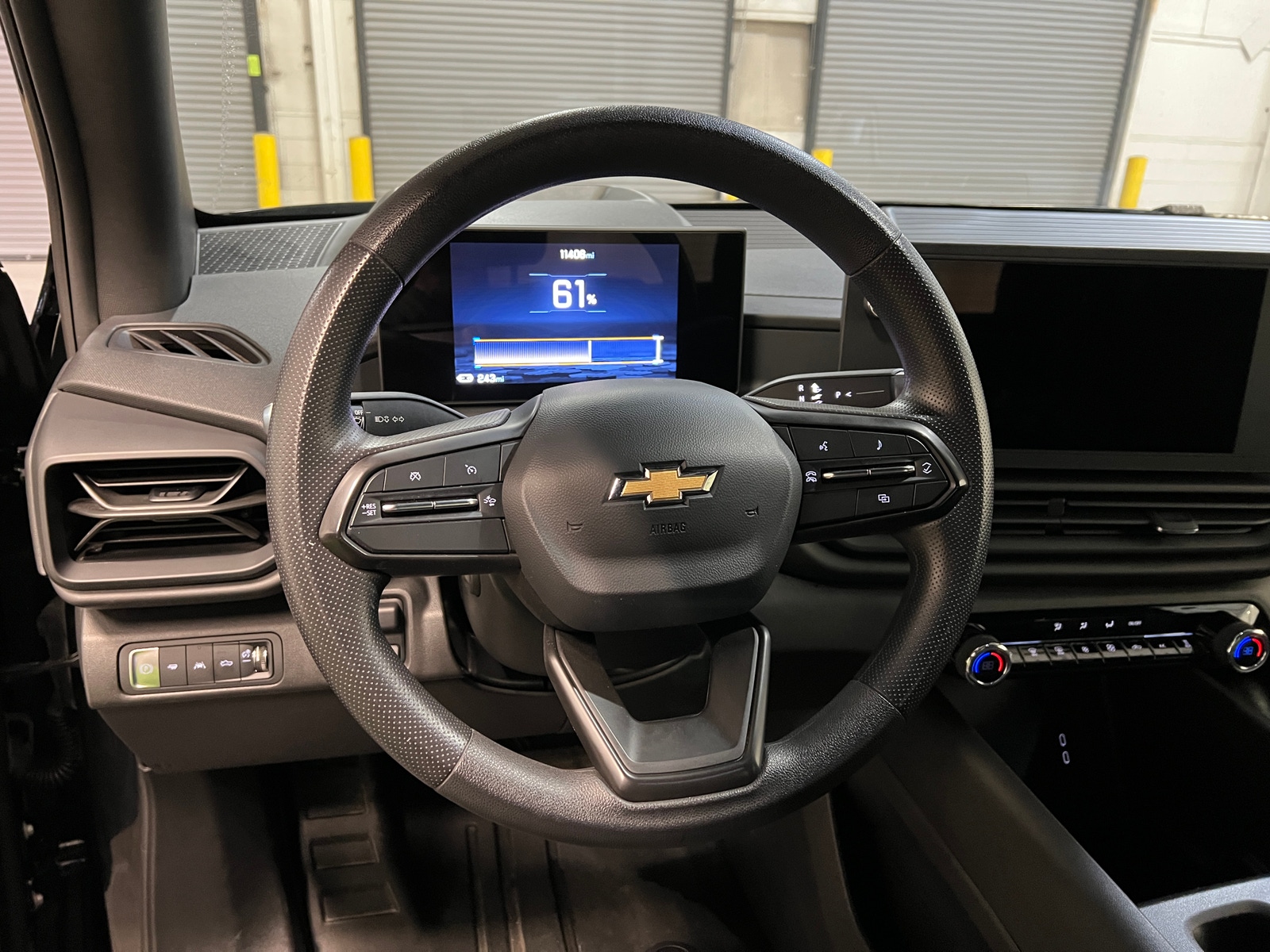 Thumbnail: 2024 Chevrolet Silverado EV - 5