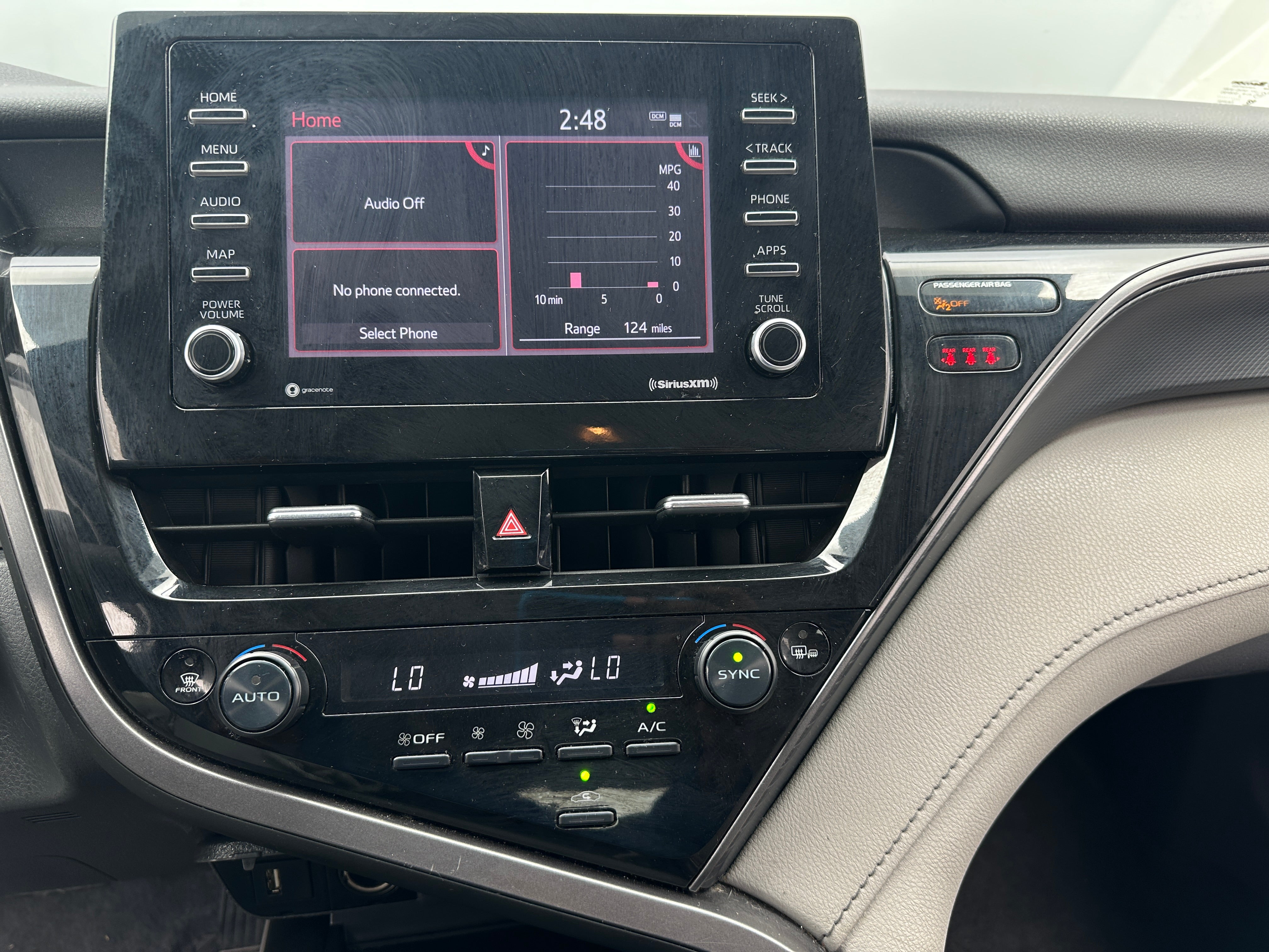 2022 Toyota Camry SE 3