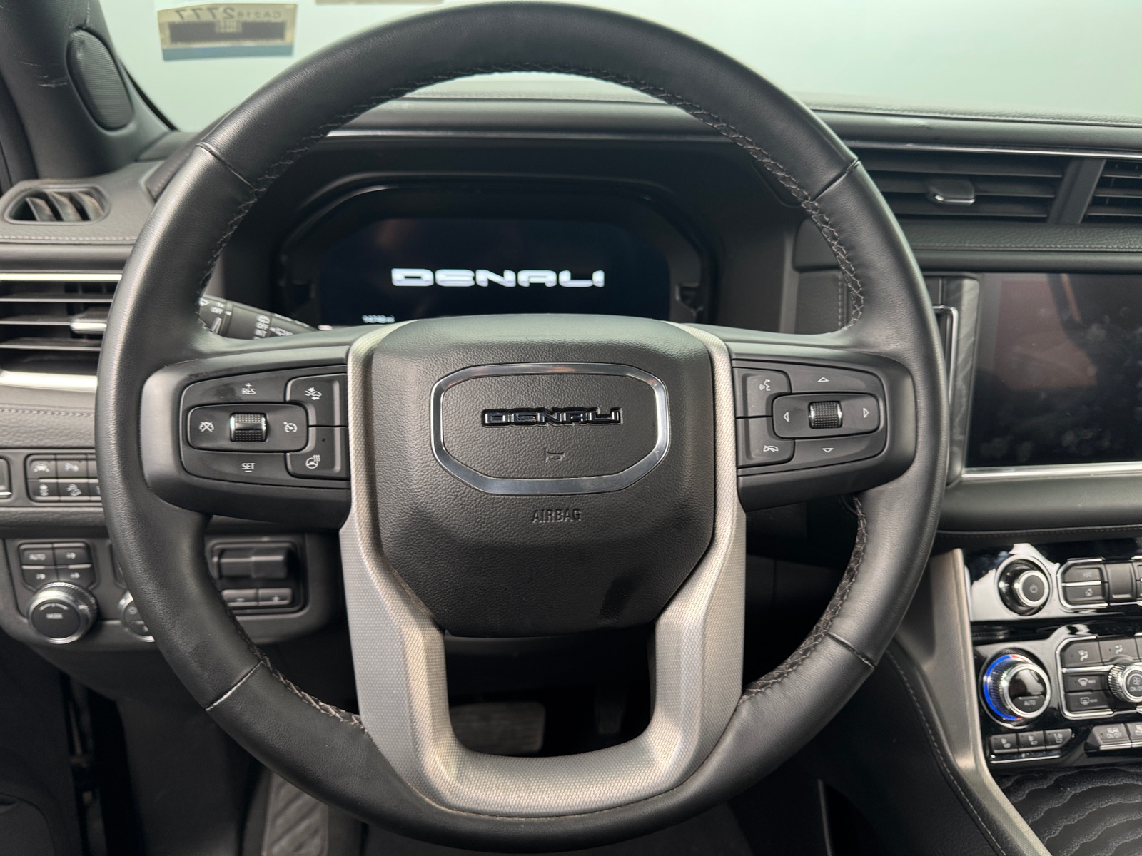 Thumbnail: 2023 GMC Yukon - 4