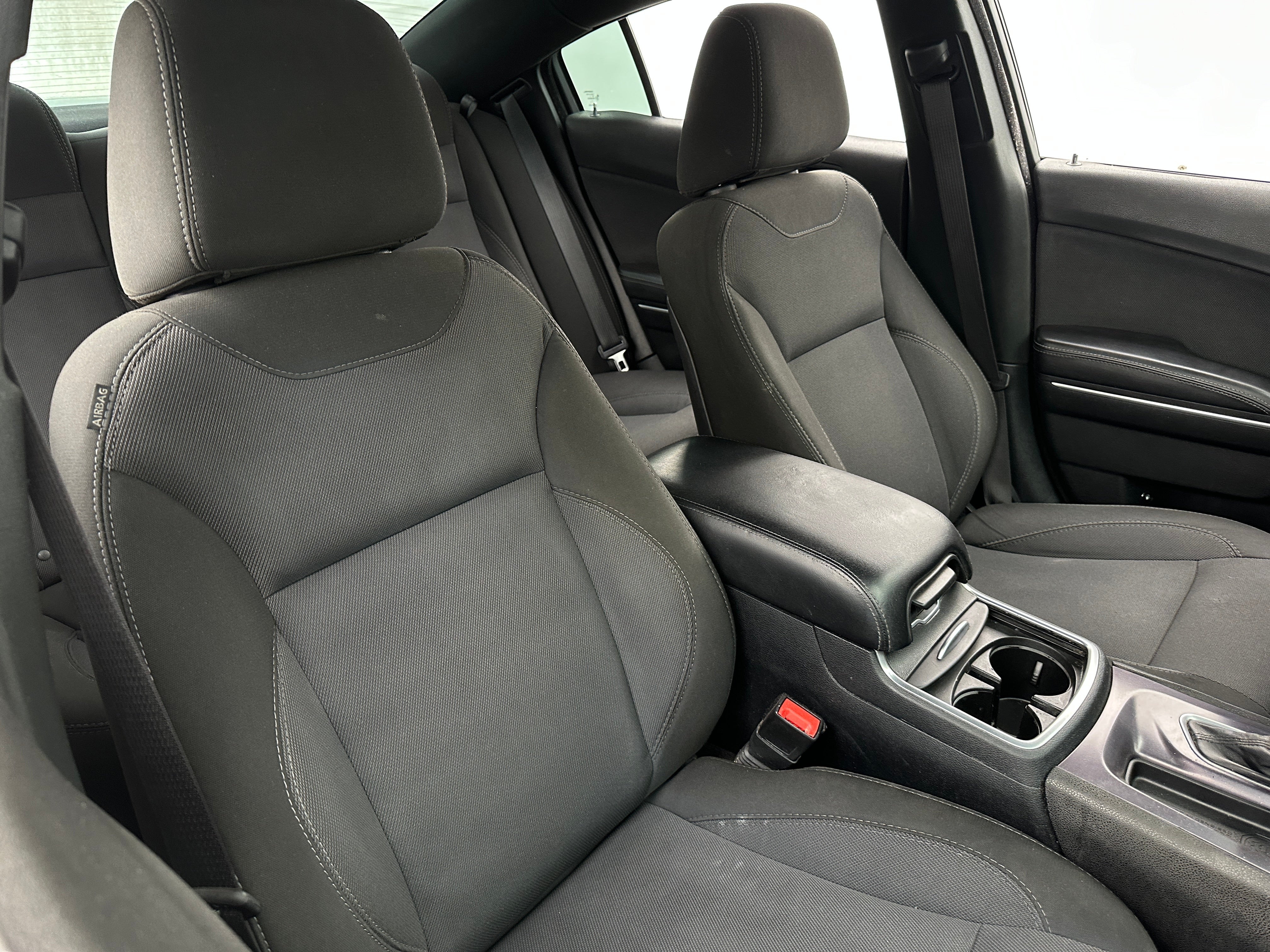2017 Dodge Charger SE 2