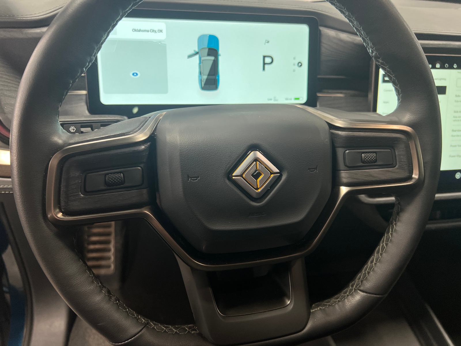 Thumbnail: 2024 Rivian R1S - 5