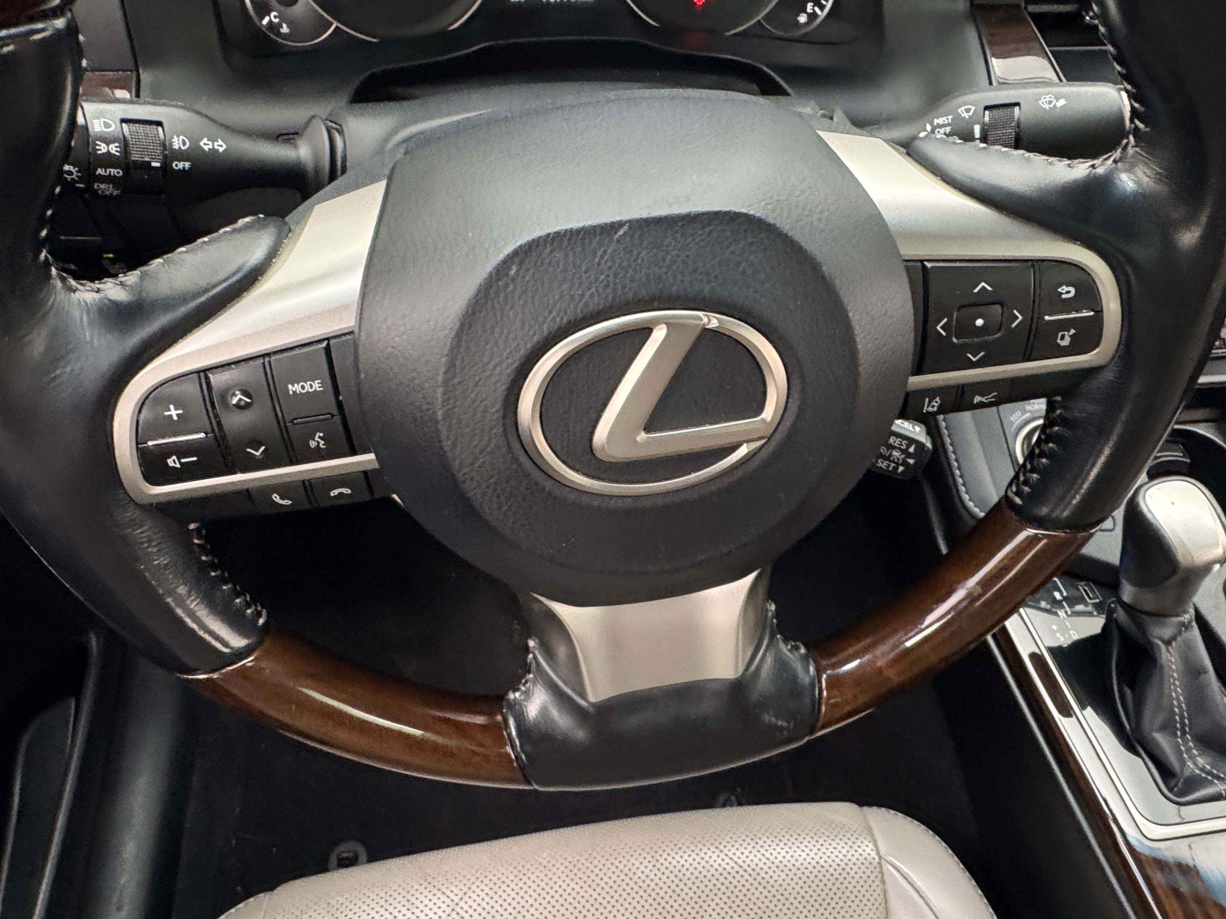 2016 Lexus ES Hybrid 300h 4
