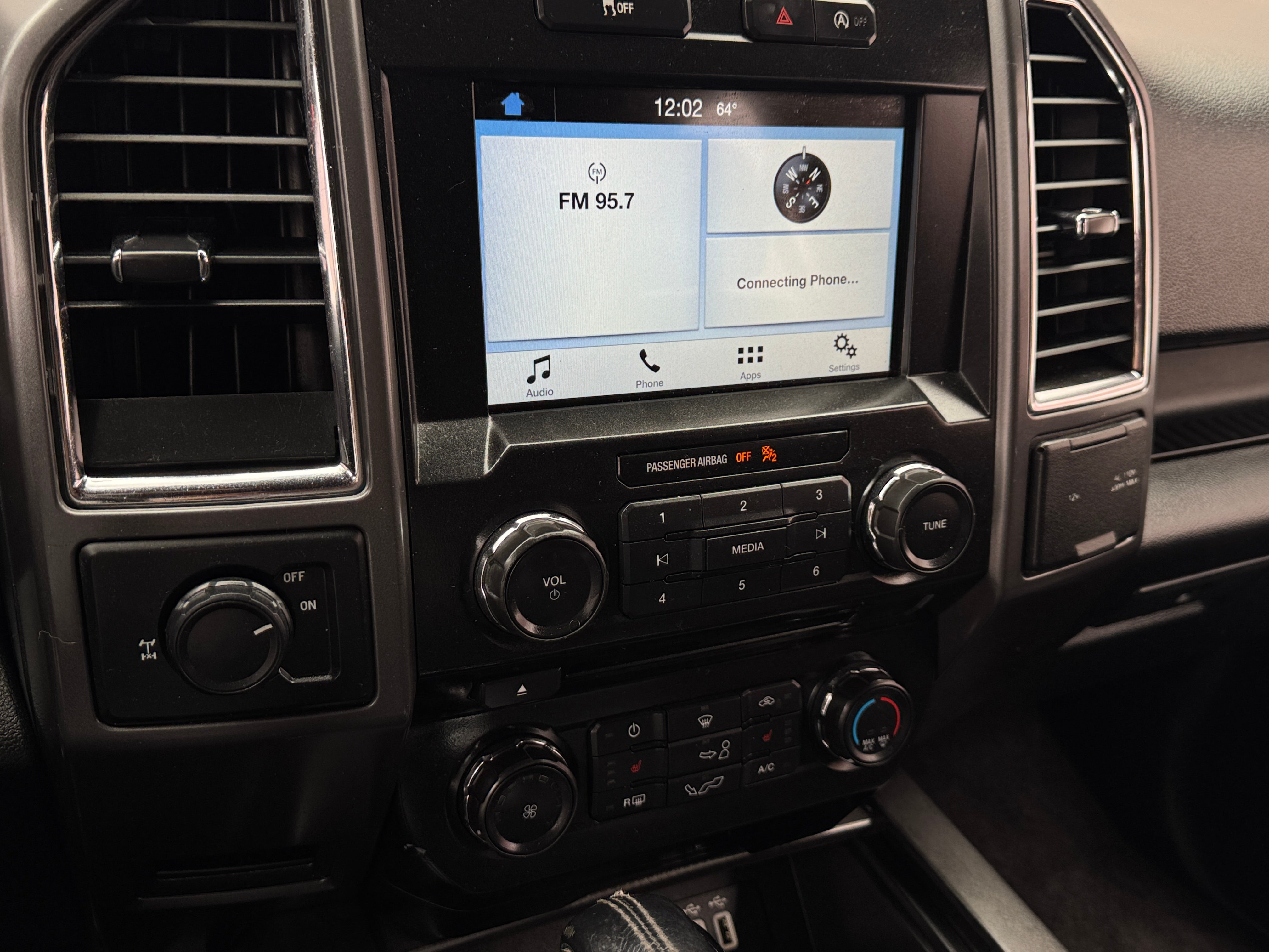 2016 Ford Econoline E-150 4