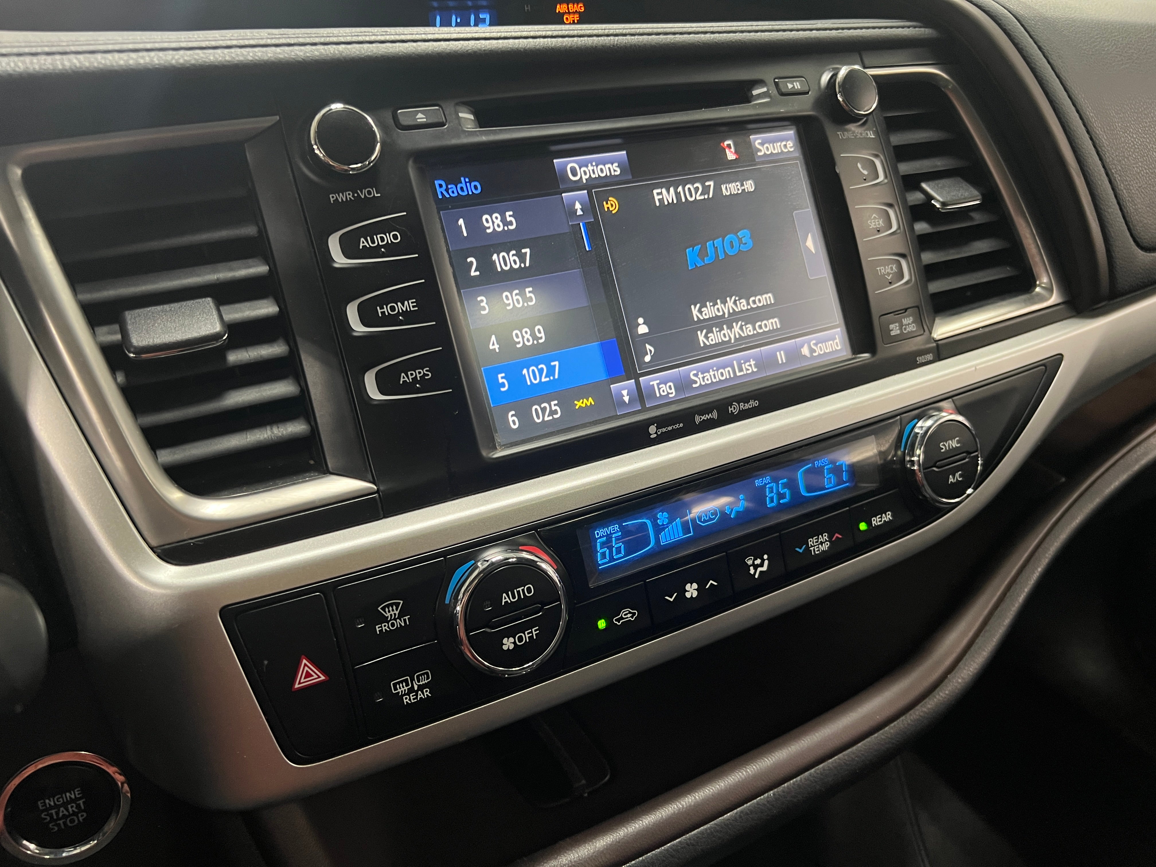 2019 Toyota Highlander XLE 4