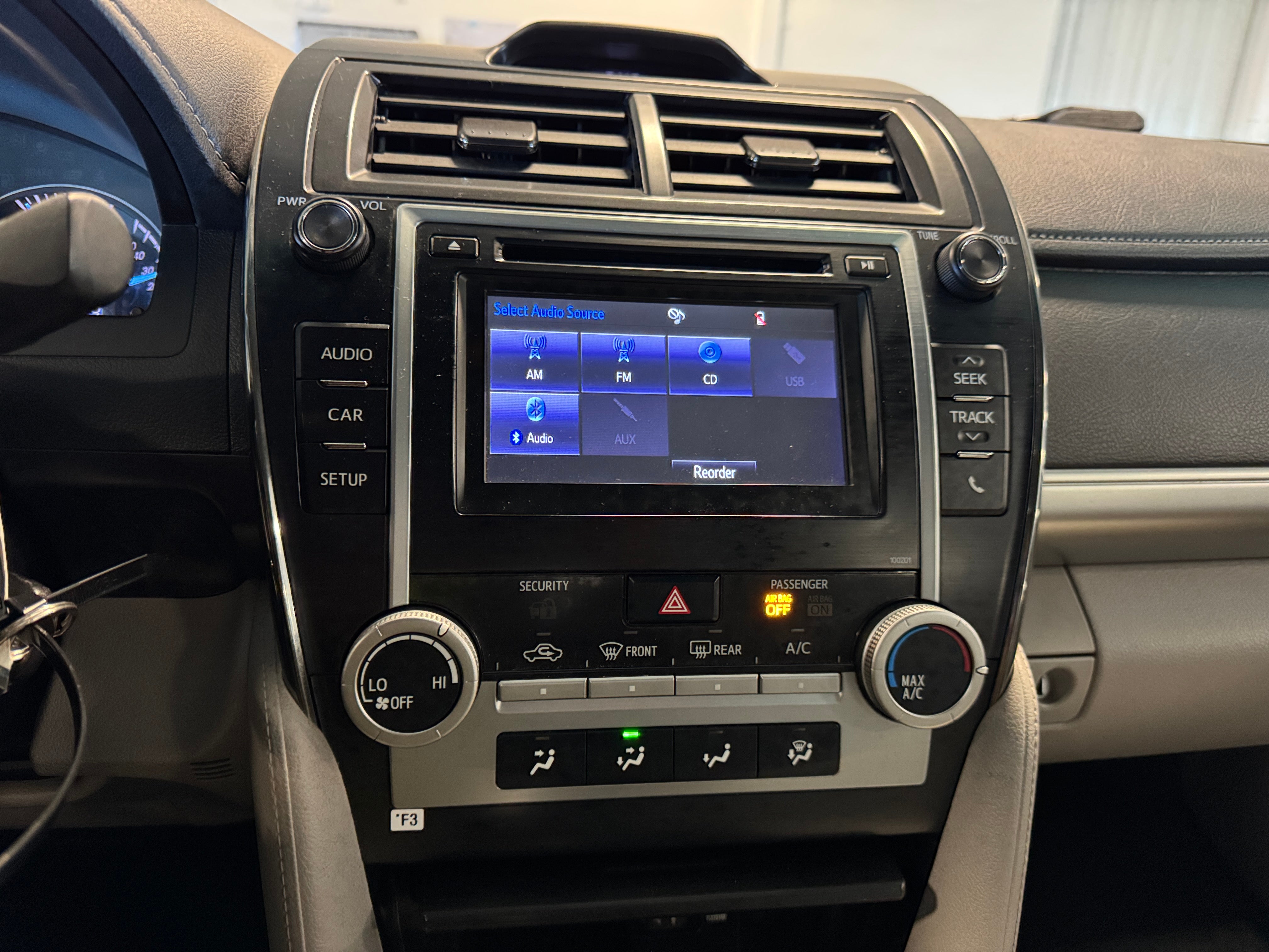 2014 Toyota Camry LE 4