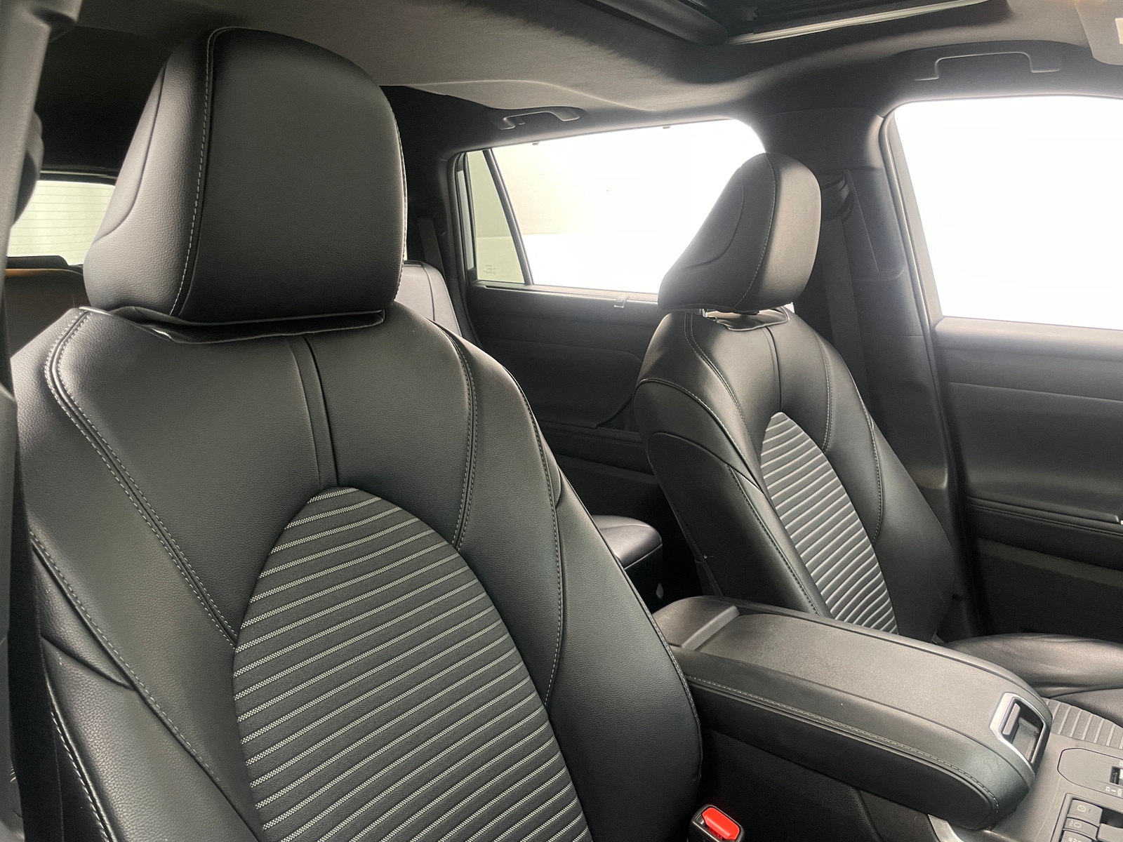 Thumbnail: 2024 Toyota Highlander - 2