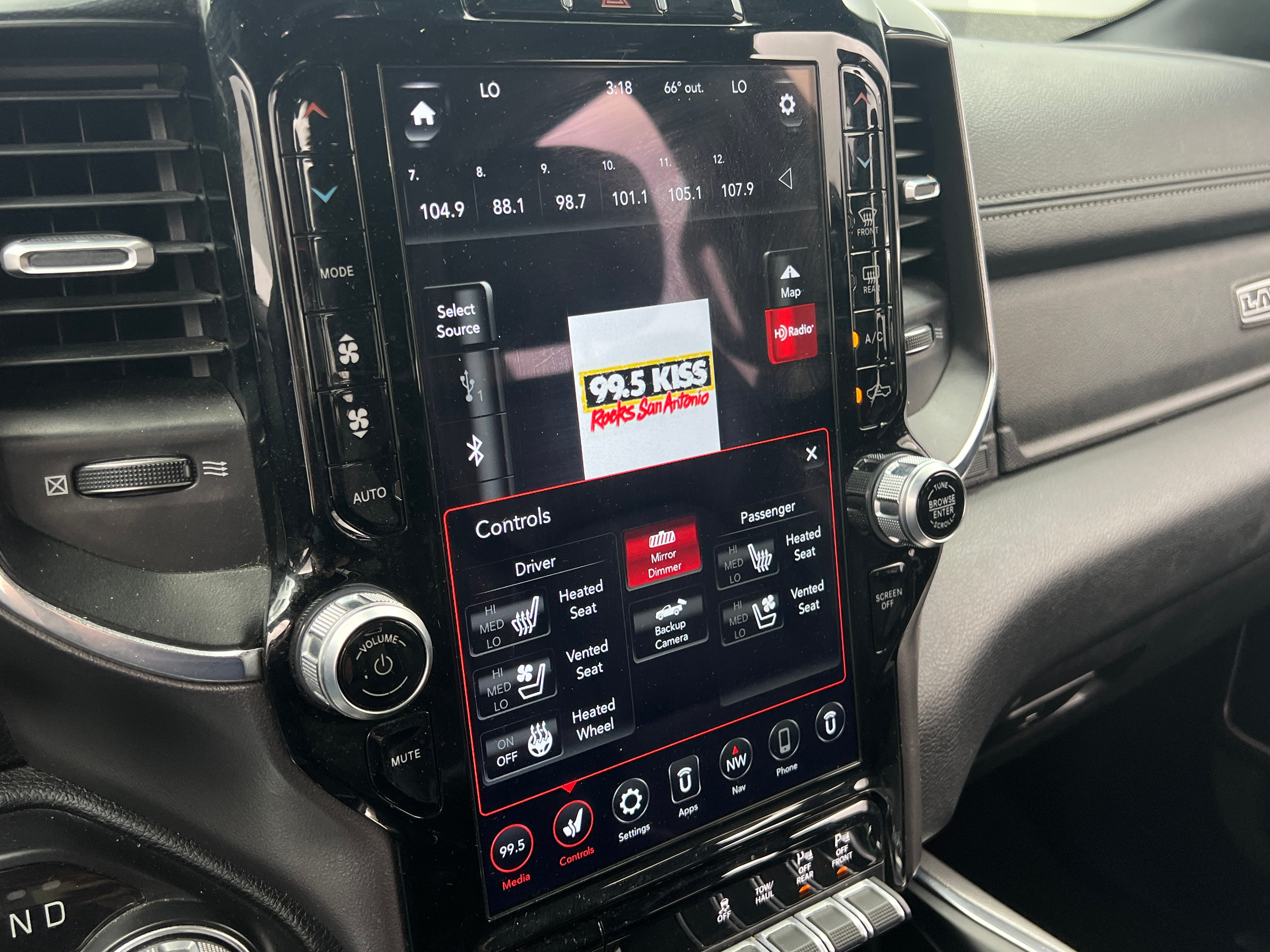 2020 RAM 1500 Laramie 3