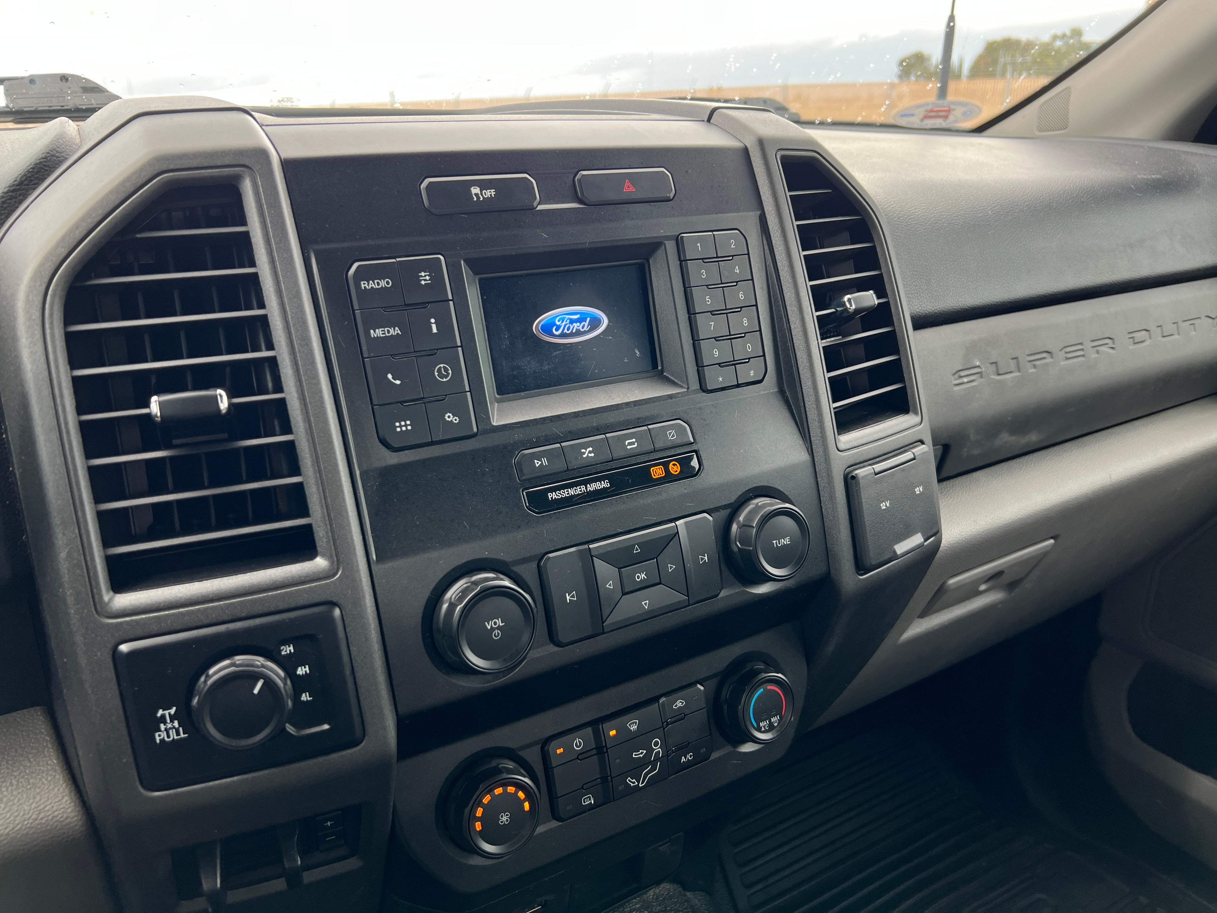 2021 Ford Econoline E-250 4