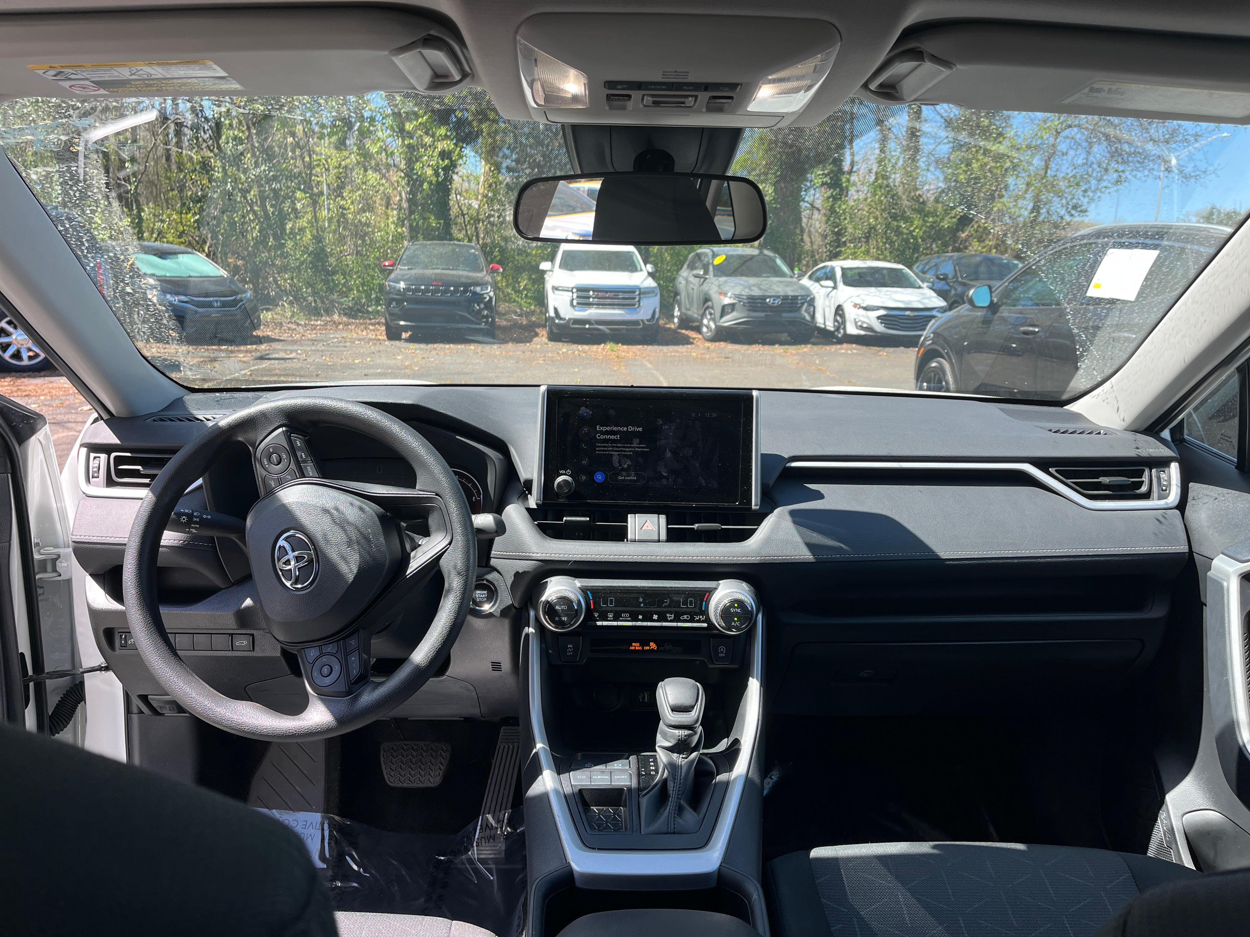 2024 Toyota RAV4 XLE 3