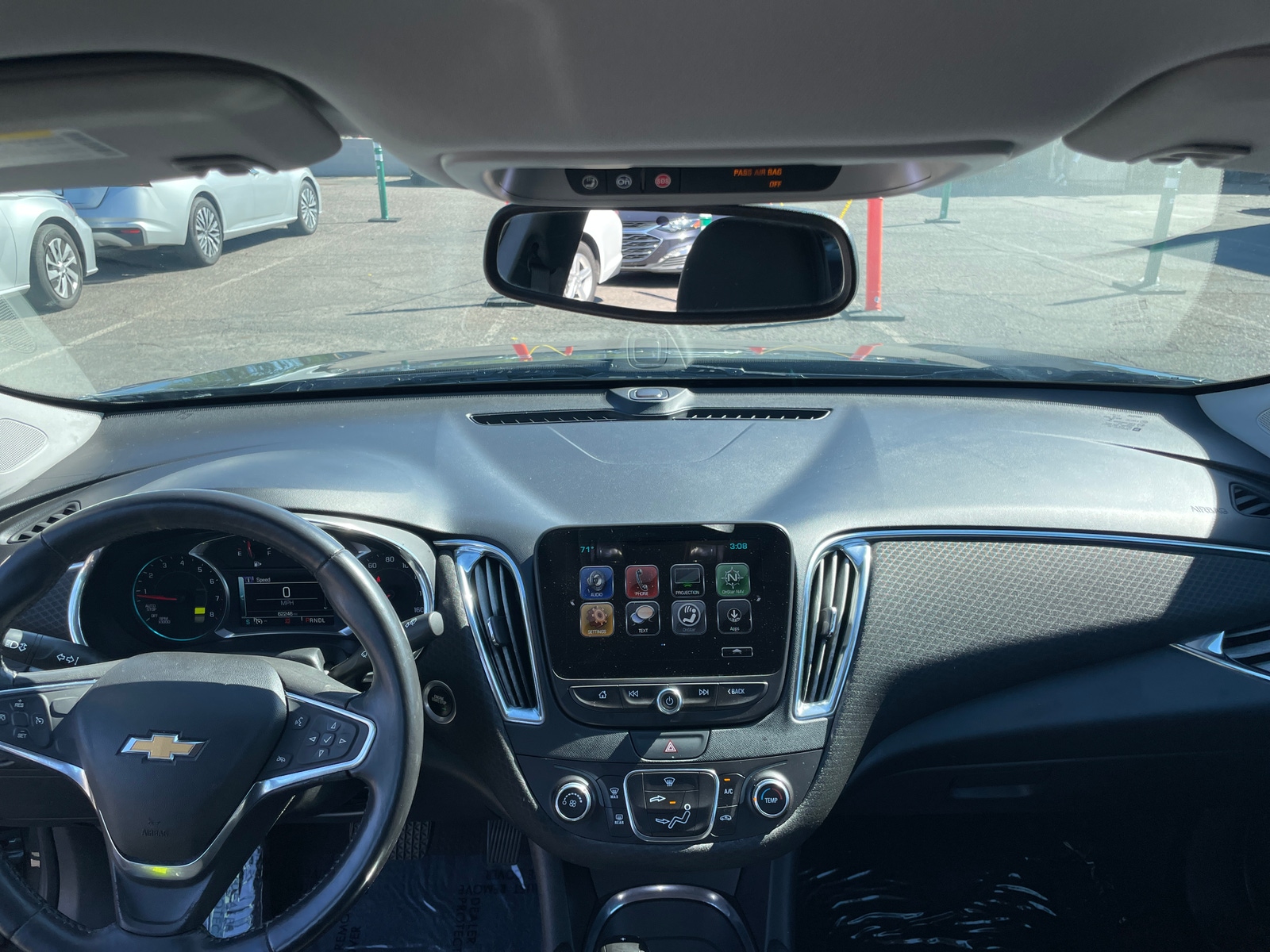 Thumbnail: 2018 Chevrolet Malibu - 3