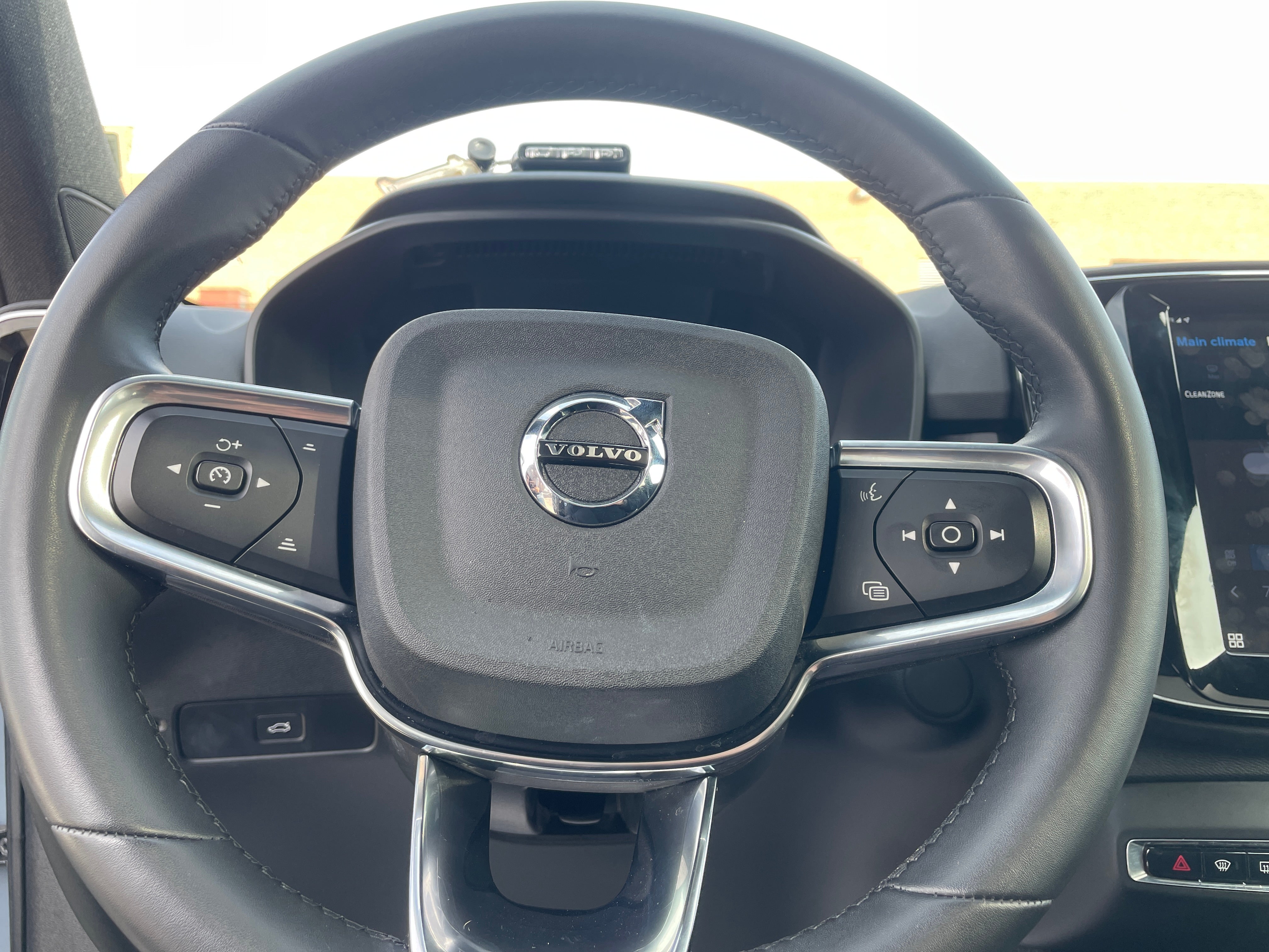 2023 Volvo C40 Ultimate 5