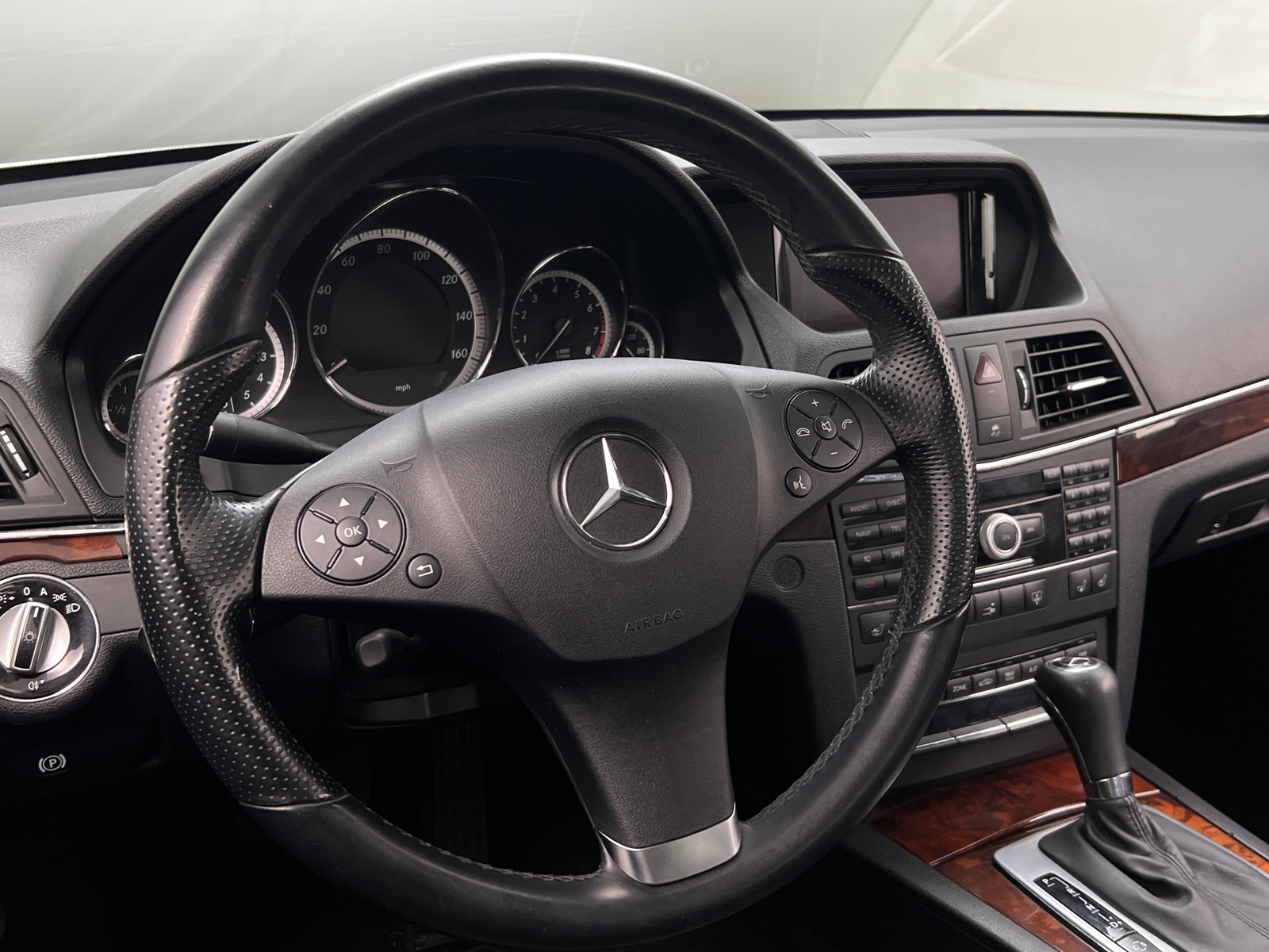 Thumbnail: 2010 Mercedes-Benz E-Class - 3