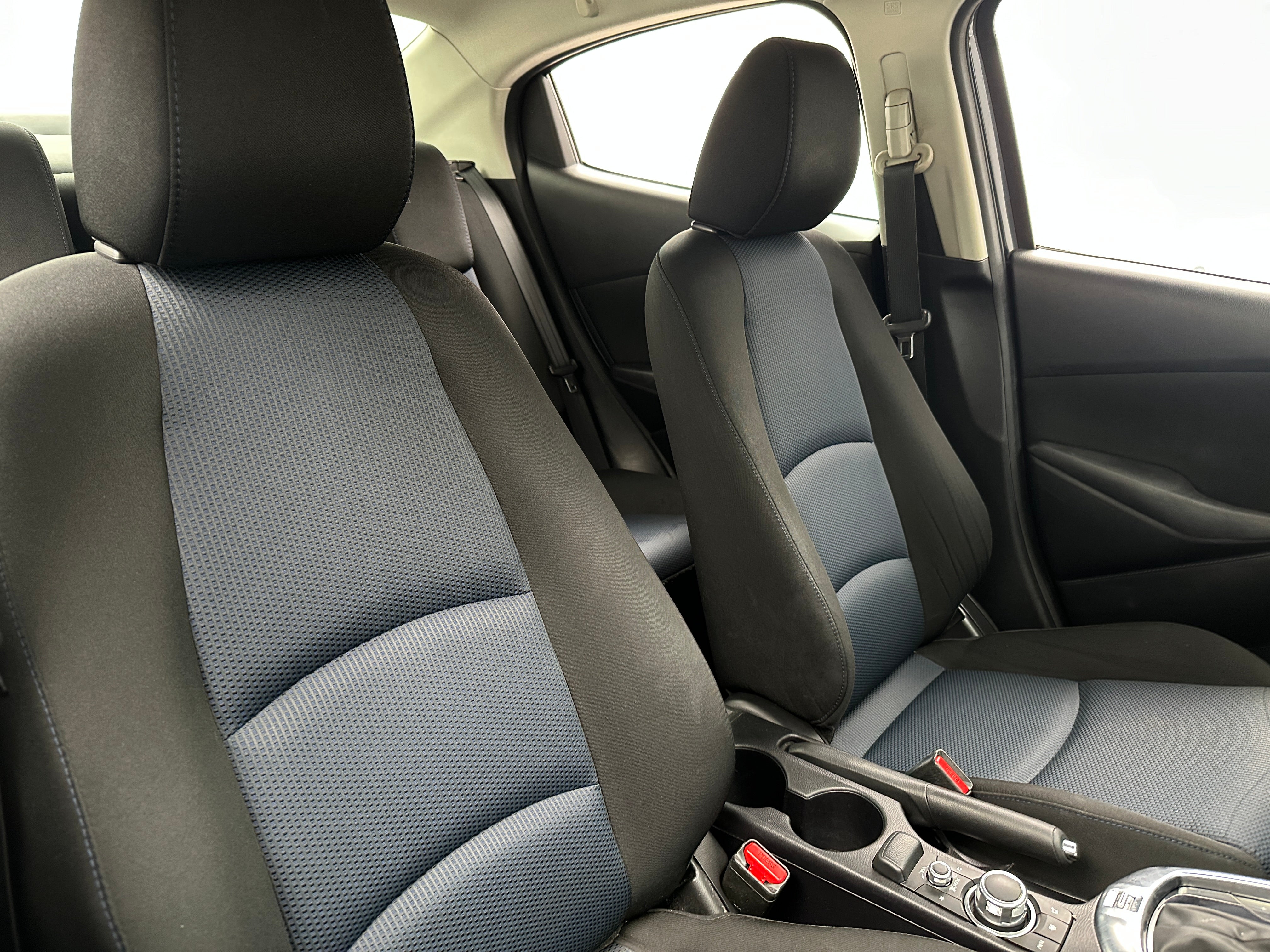 2019 Toyota Yaris LE 2