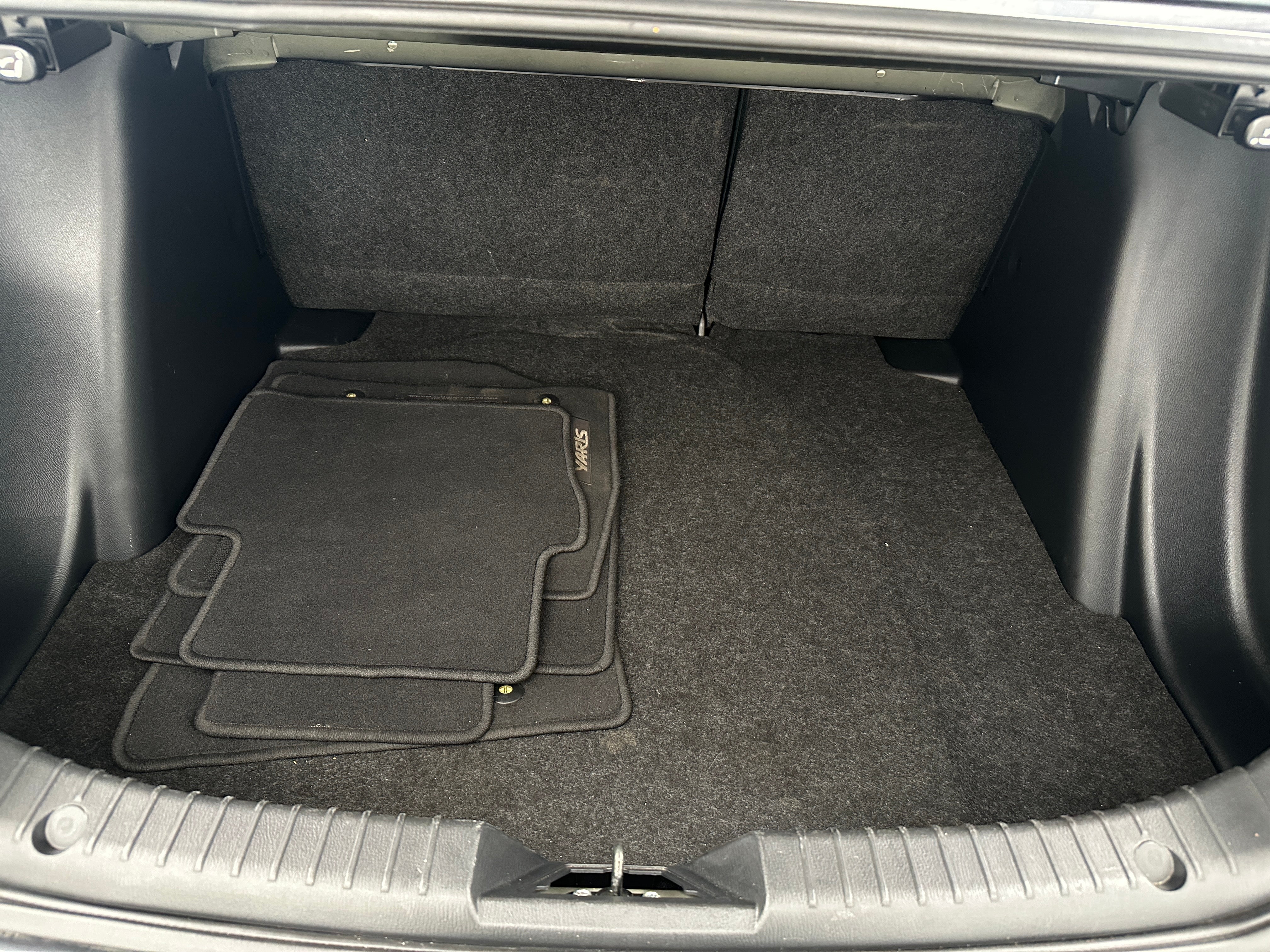 2019 Toyota Yaris LE 7