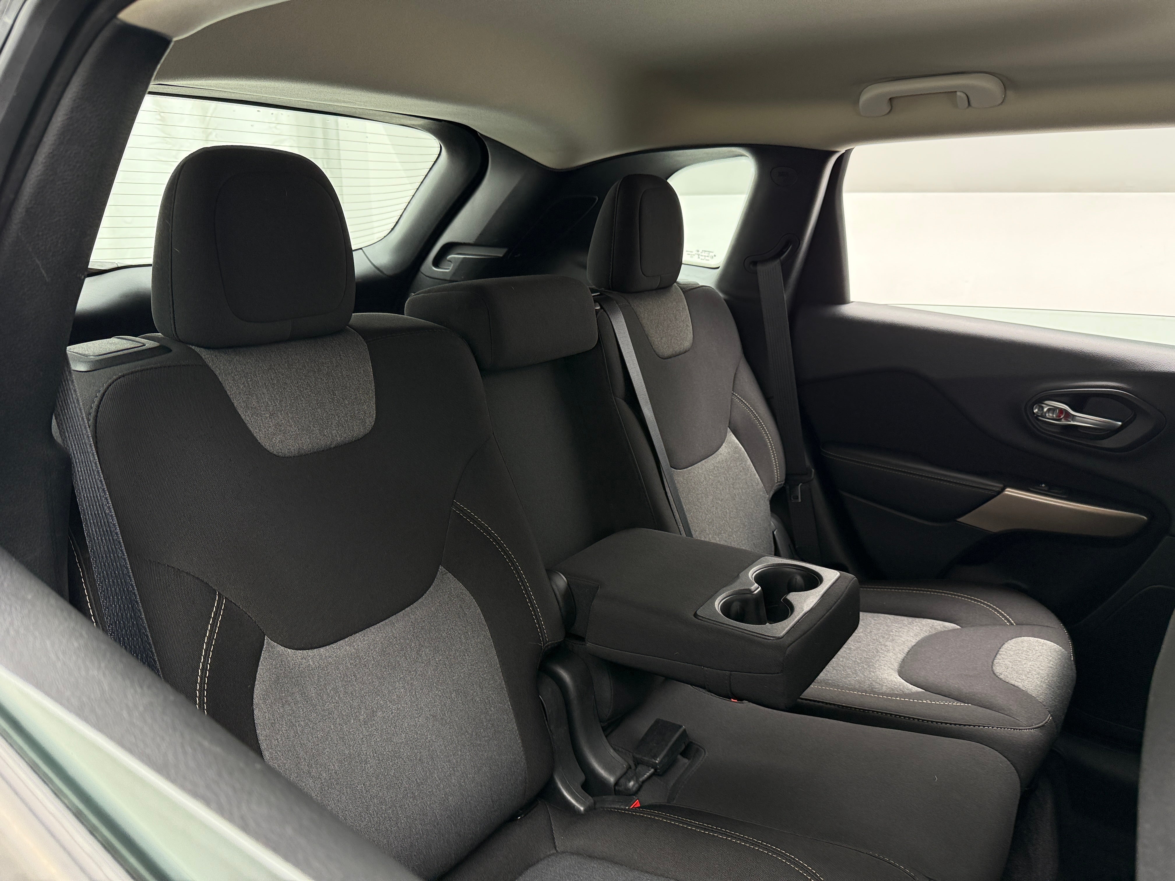 2017 Jeep Cherokee Sport 6