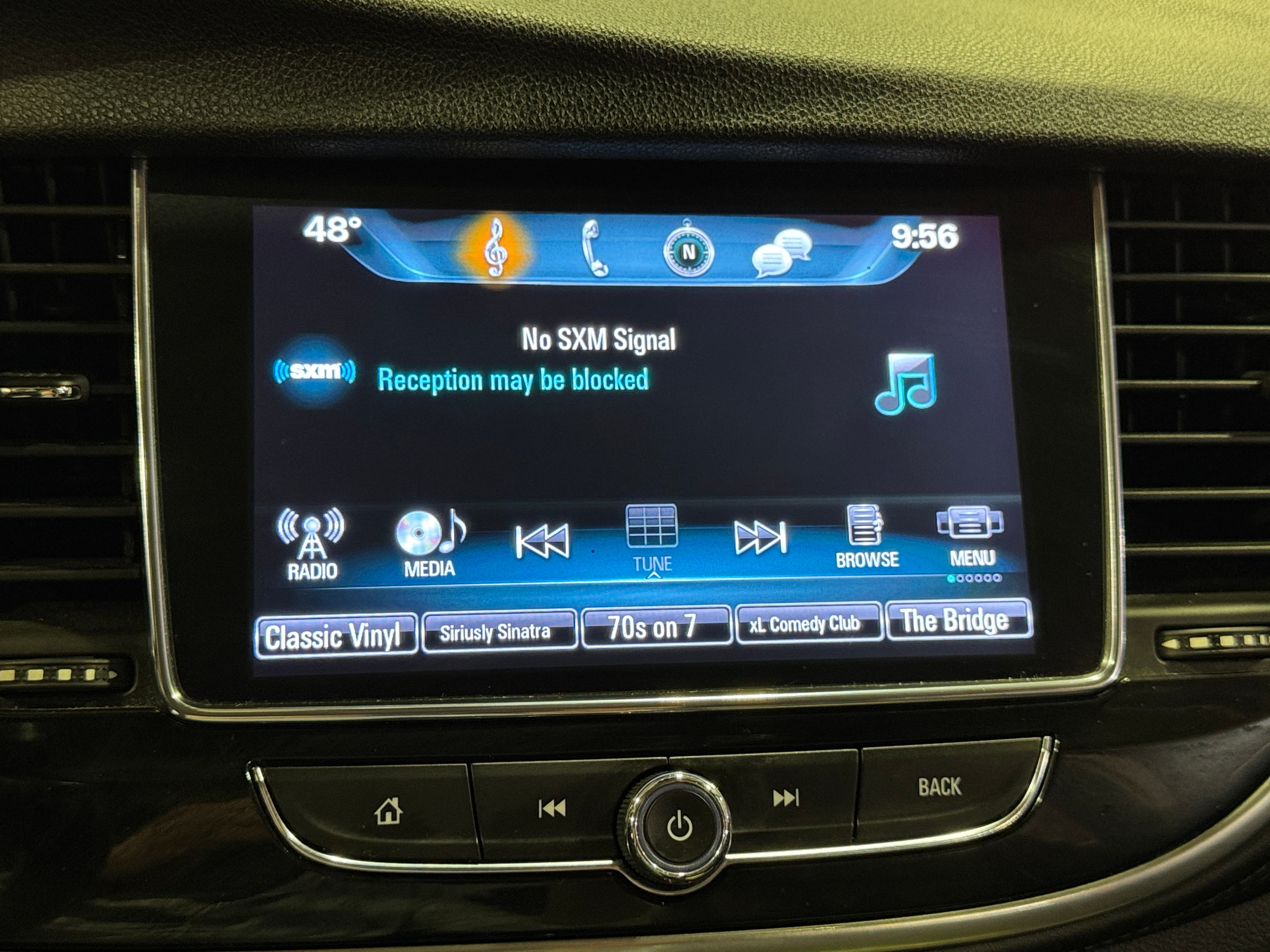 2019 Buick Encore Essence 3