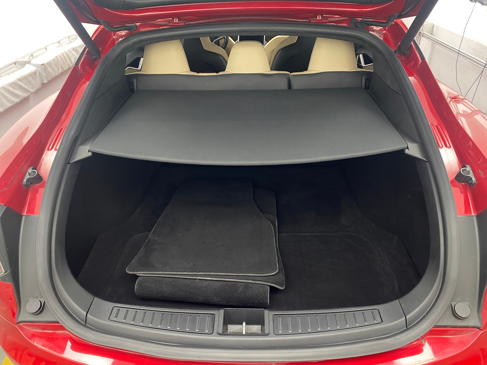 Thumbnail: 2015 Tesla Model S - 6