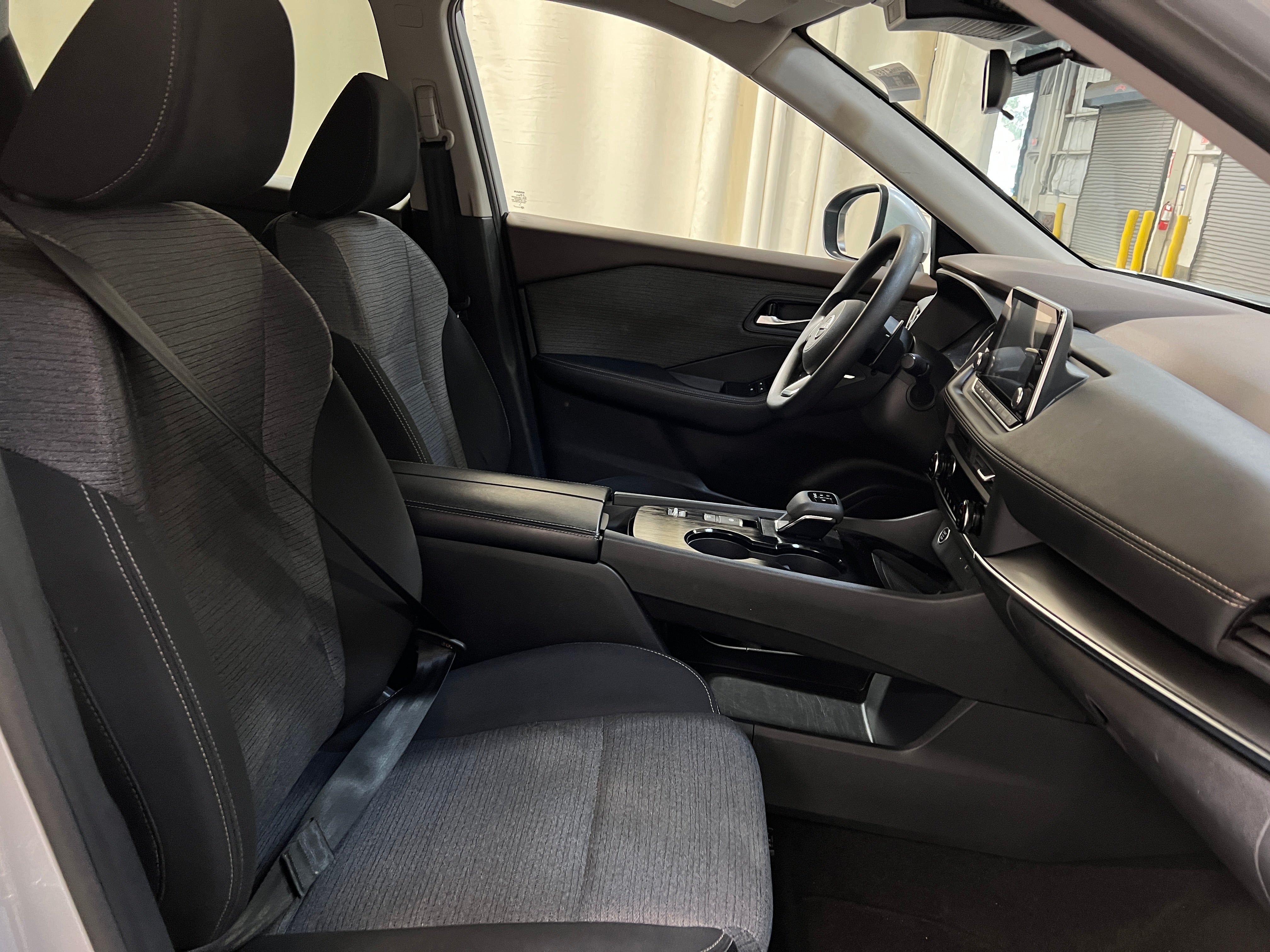 2023 Nissan Rogue SV 2