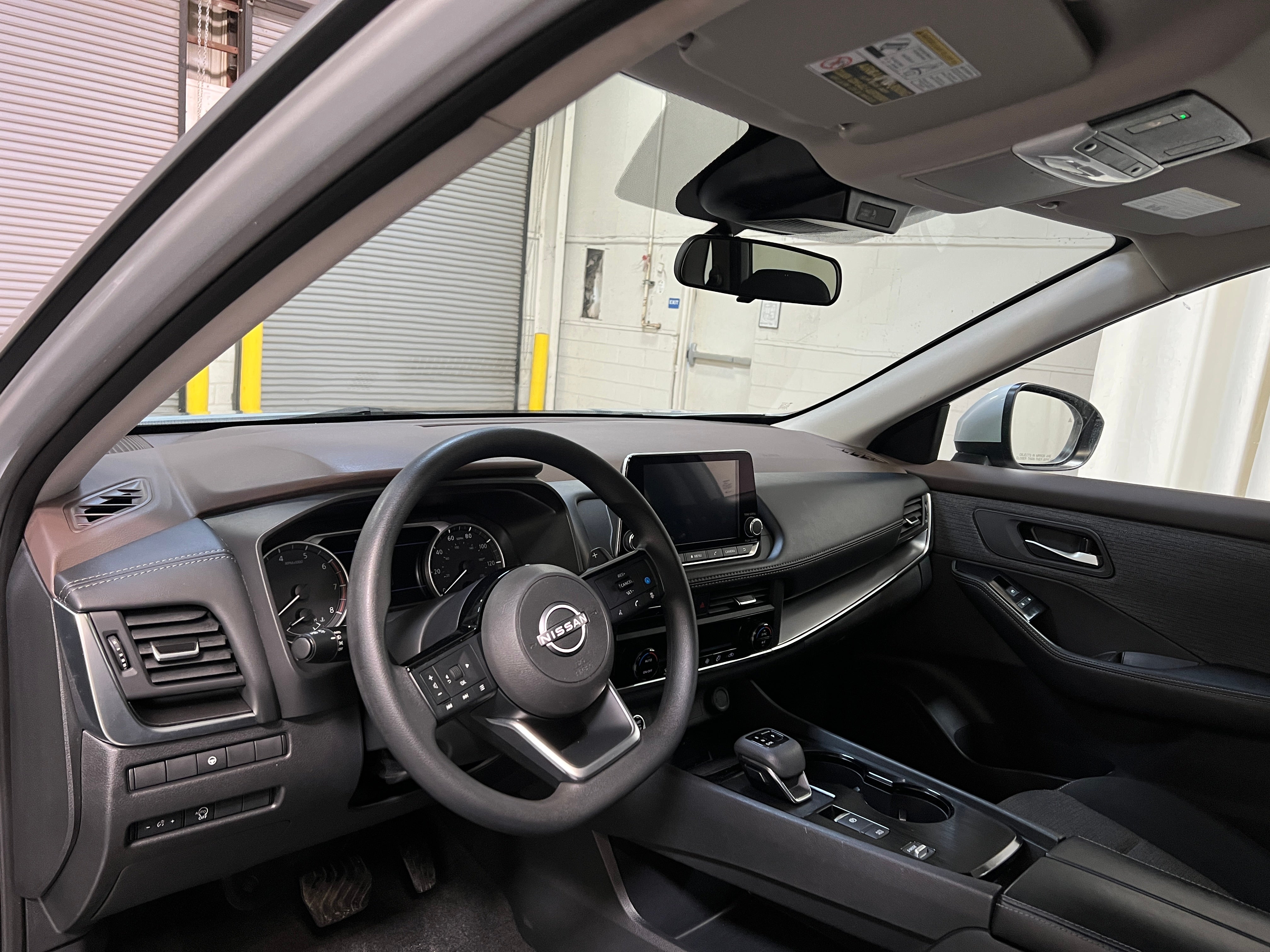 2023 Nissan Rogue SV 3